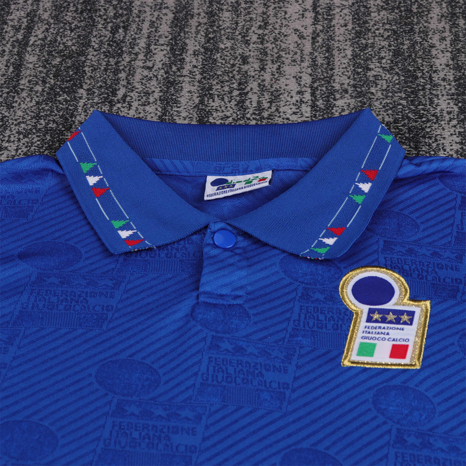 GlobeJersey-Retro Italy 1994 Home Kids Kit