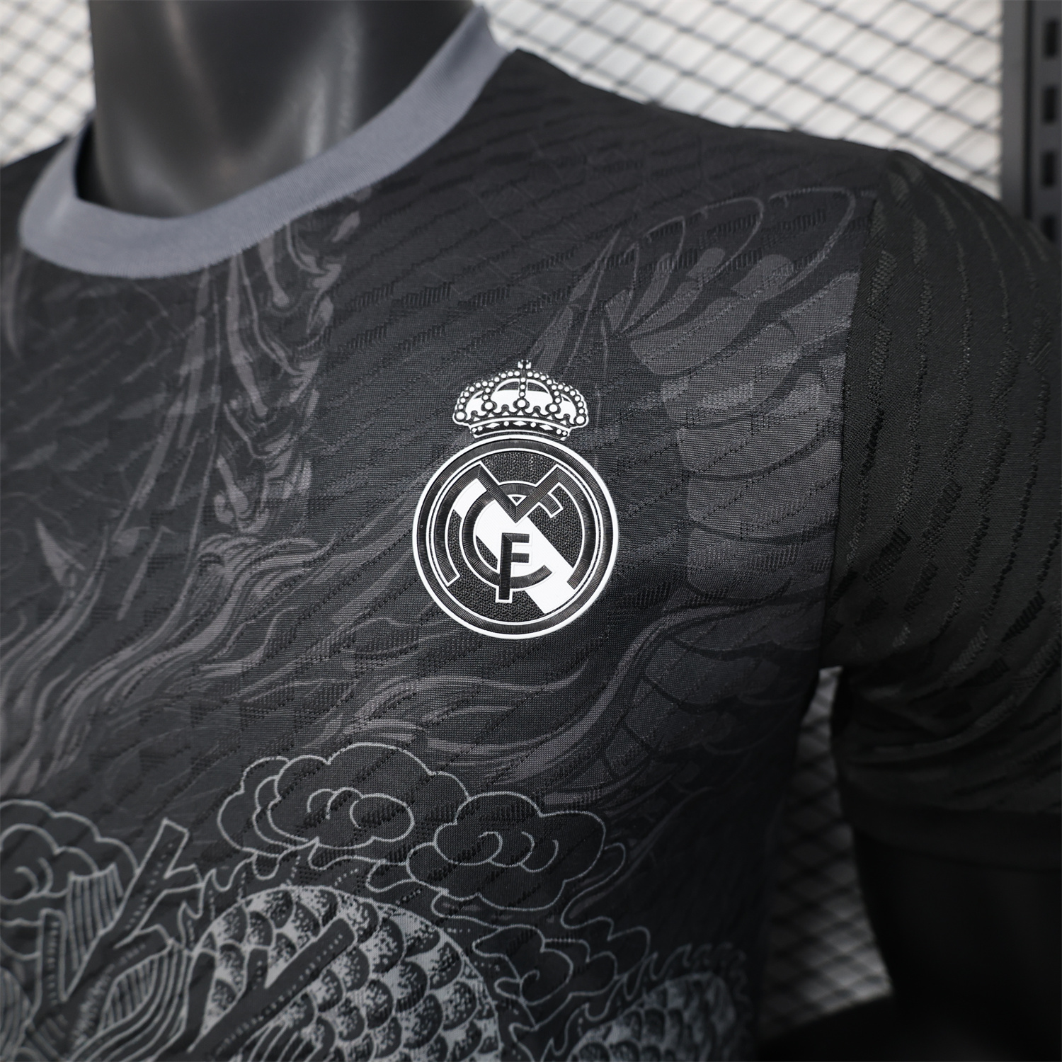 foot-Real Madrid 25-26 Grey Chinese Loong and Auspicious Clouds Line Drawing Black Jersey - Player Version