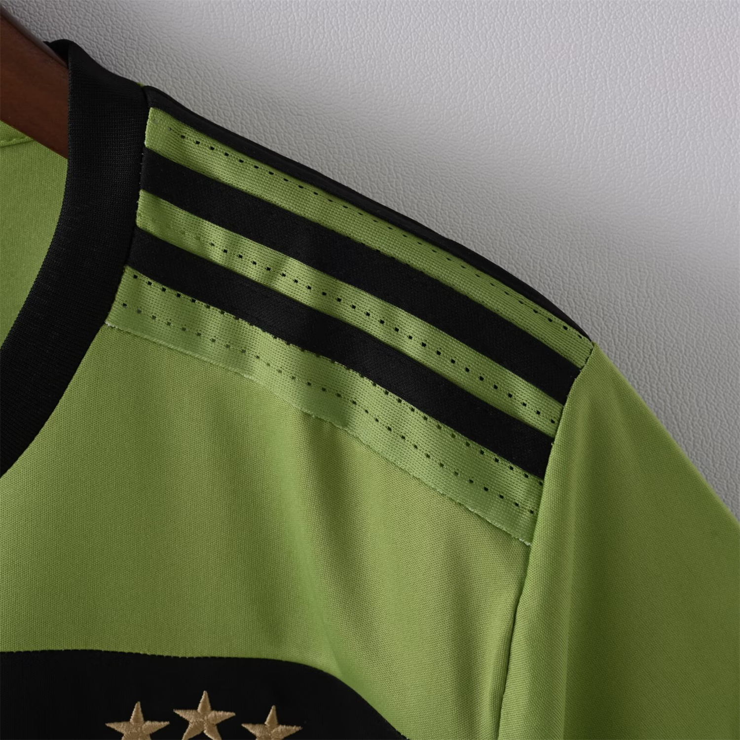 foot-Retro Juventus 2017-18 Third Jersey