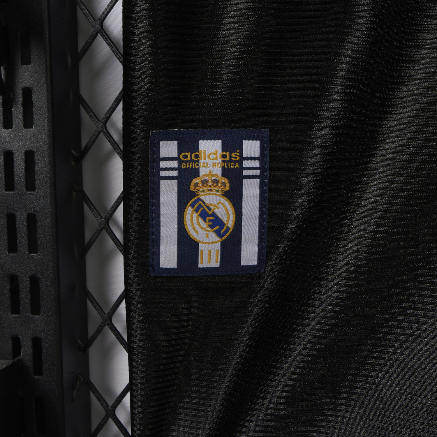 foot-Retro Real Madrid 1999-01 Away Jersey