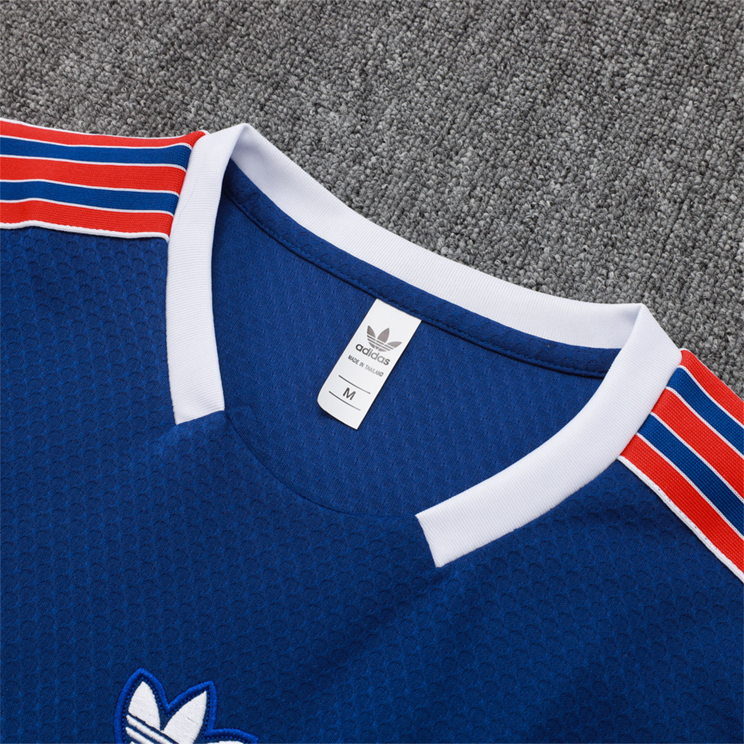 foot-Arsenal 25-26 Throwback Trefoil Short-Sleeve Training Set - Royal Blue Top and Shorts