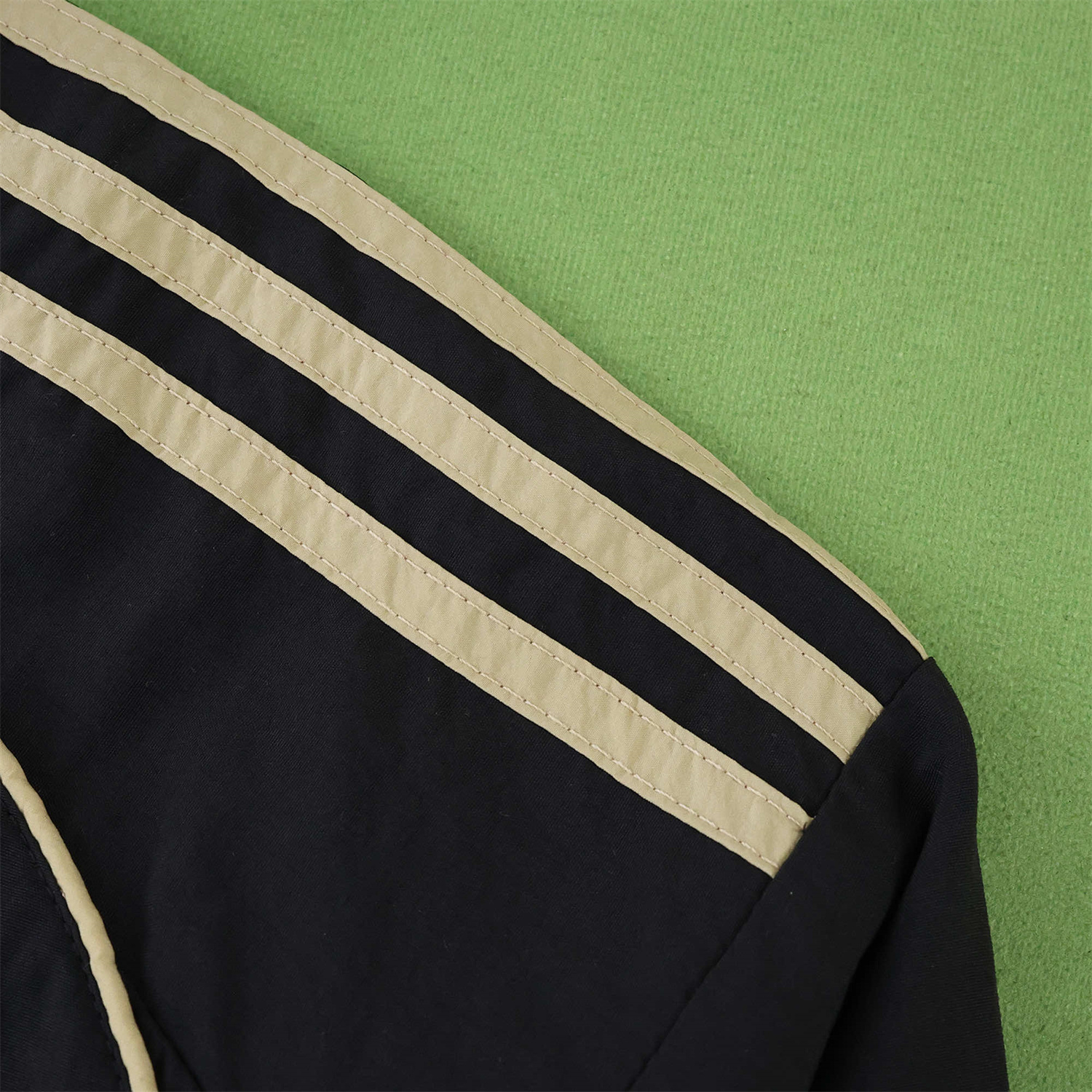 foot-Liver.pool 25-26 Throwback Windbreaker Jacket - Black