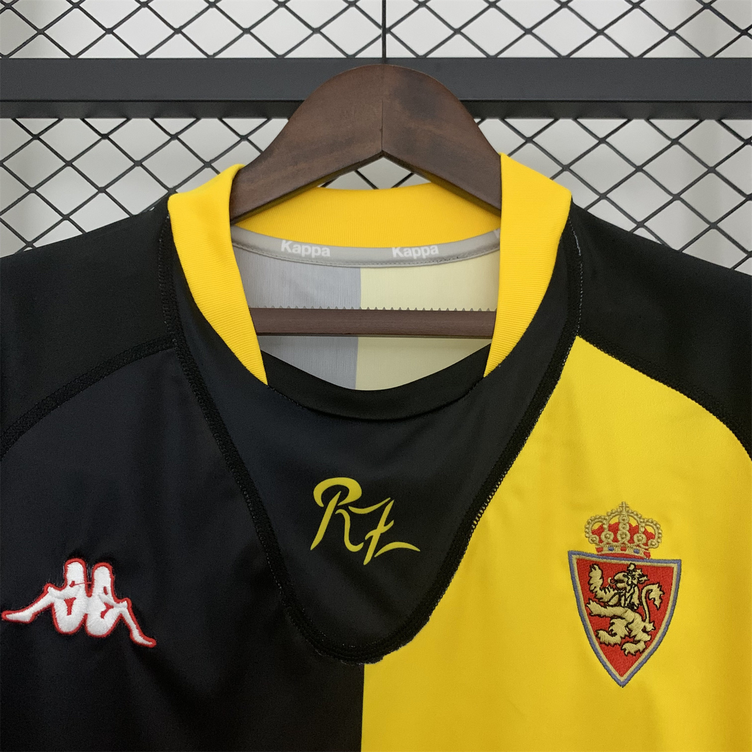 foot-Retro Real Zaragoza 2001-02 Away Jersey