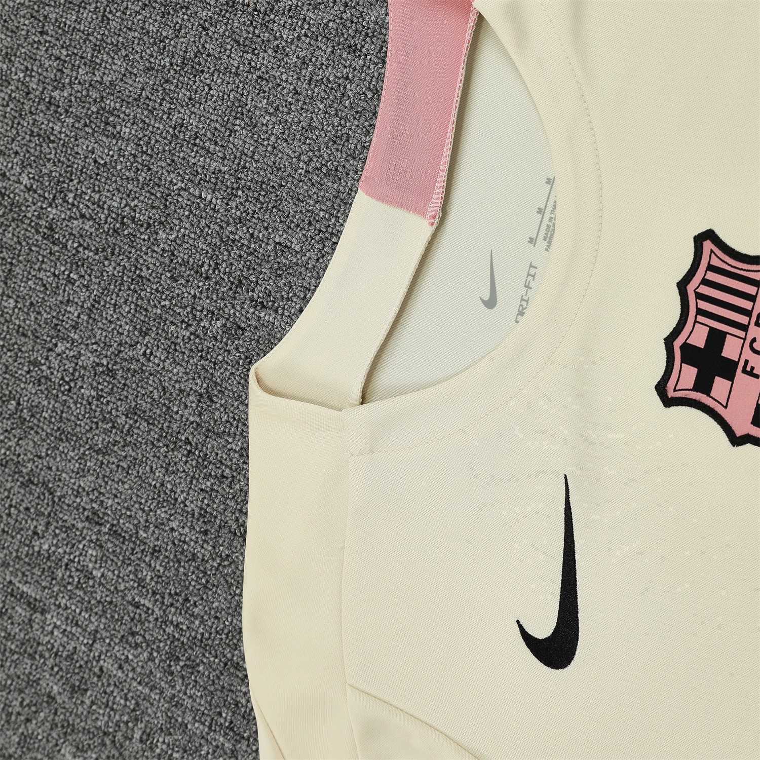 foot-Barcelona 25-26 Short-Sleeve Training Set - Cream Top & Deep Blue Shorts