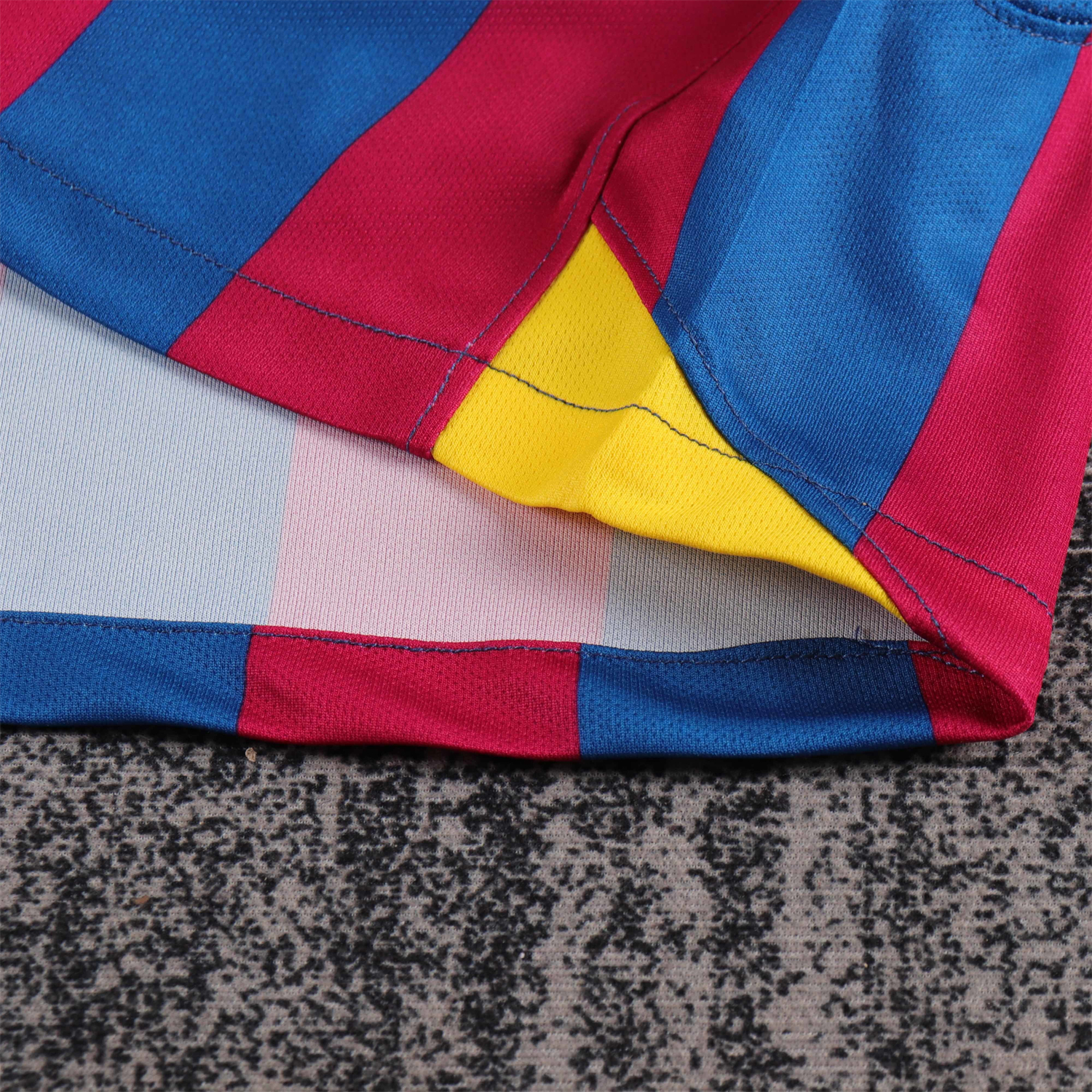 GlobeJersey-Retro Barcelona 2005-06 Home Stadium Kids Kit - Champions League Version