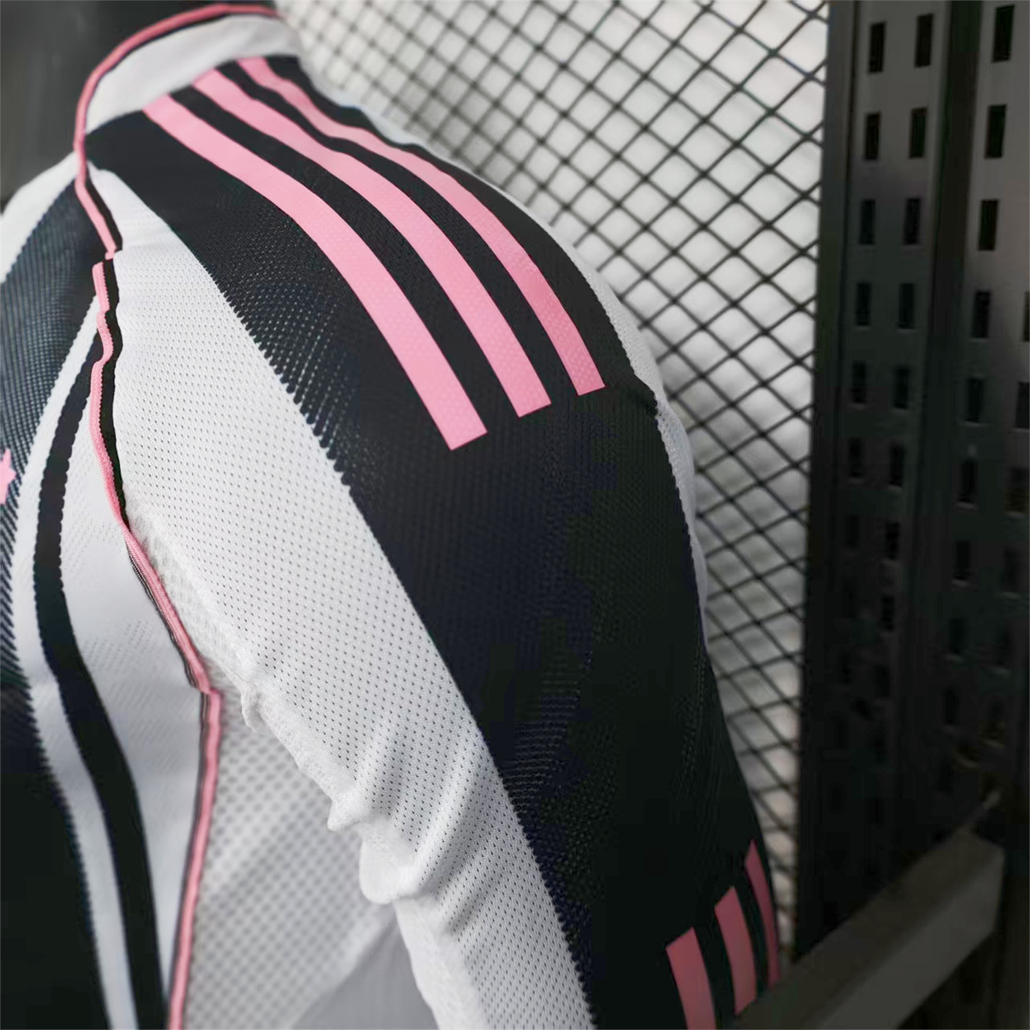 foot-Juventus 25-26 Home Long Sleeves Jersey With Chest Sponsor - Player Version