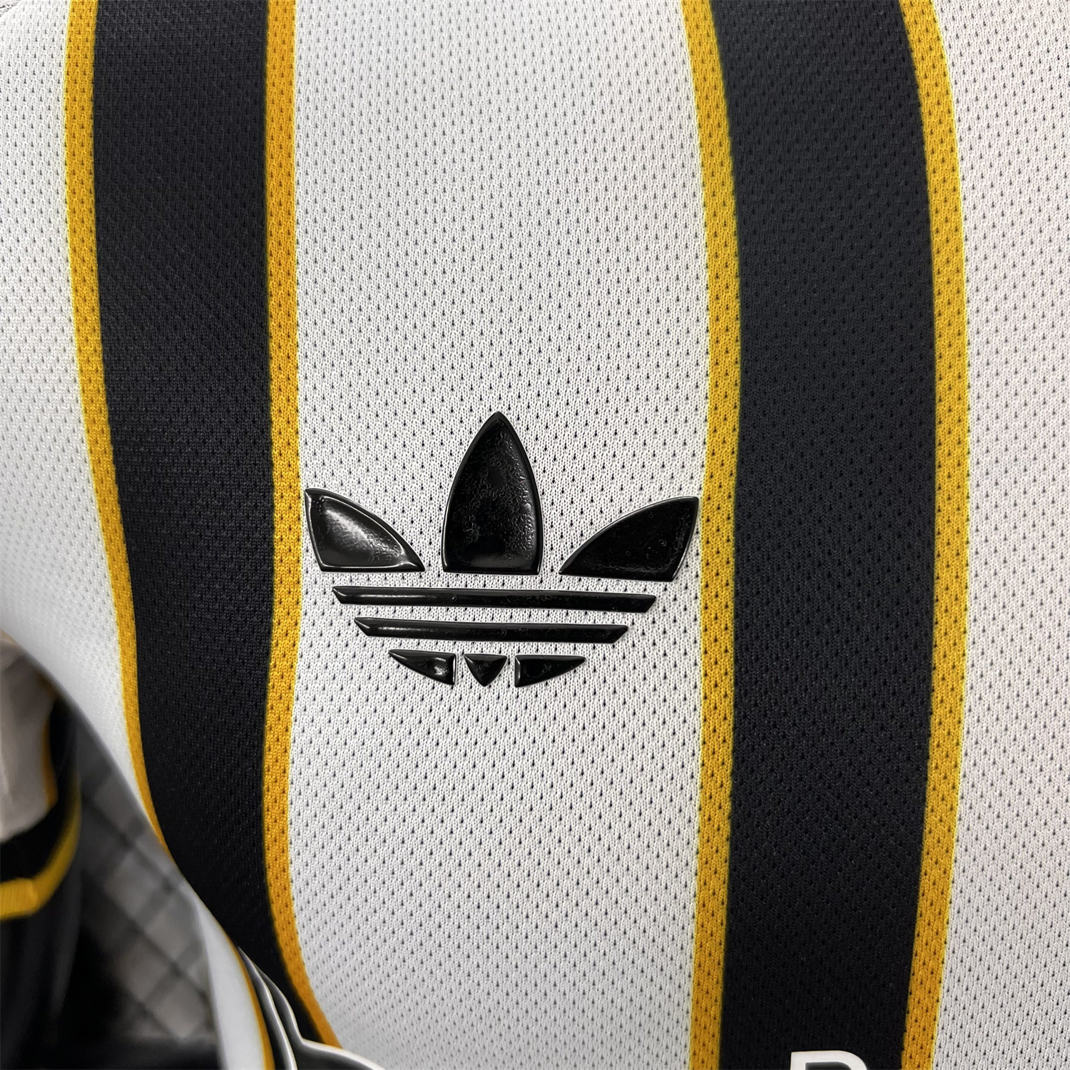 Unitedfootballkit.com | Boca Juniors 25-26 Black And White Stripes Jersey - Player Version -Customize Name, Number and Patch | Worldwide Shipping