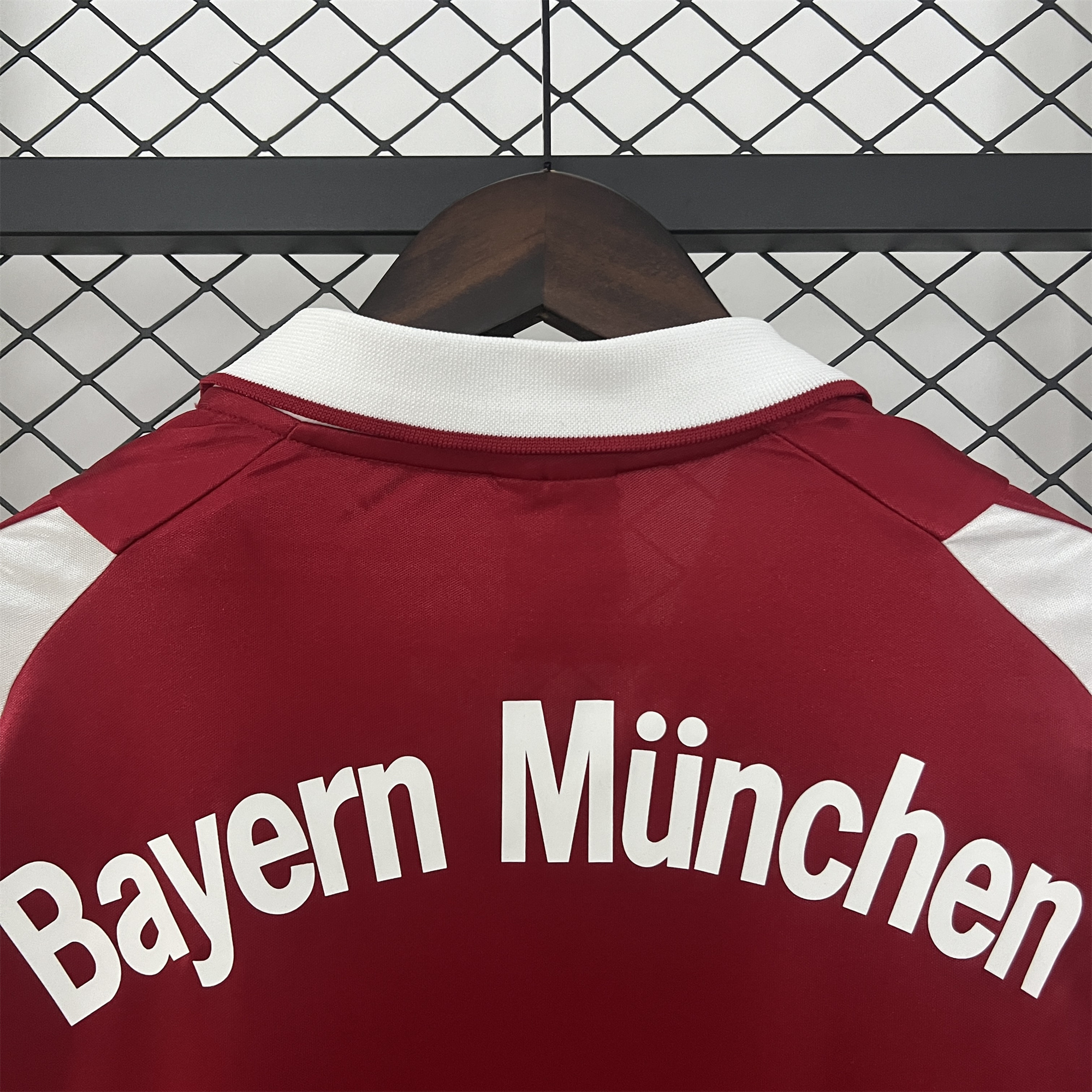unitedfutballjersey-Retro Bayern Munich 2003-04 Home Jersey