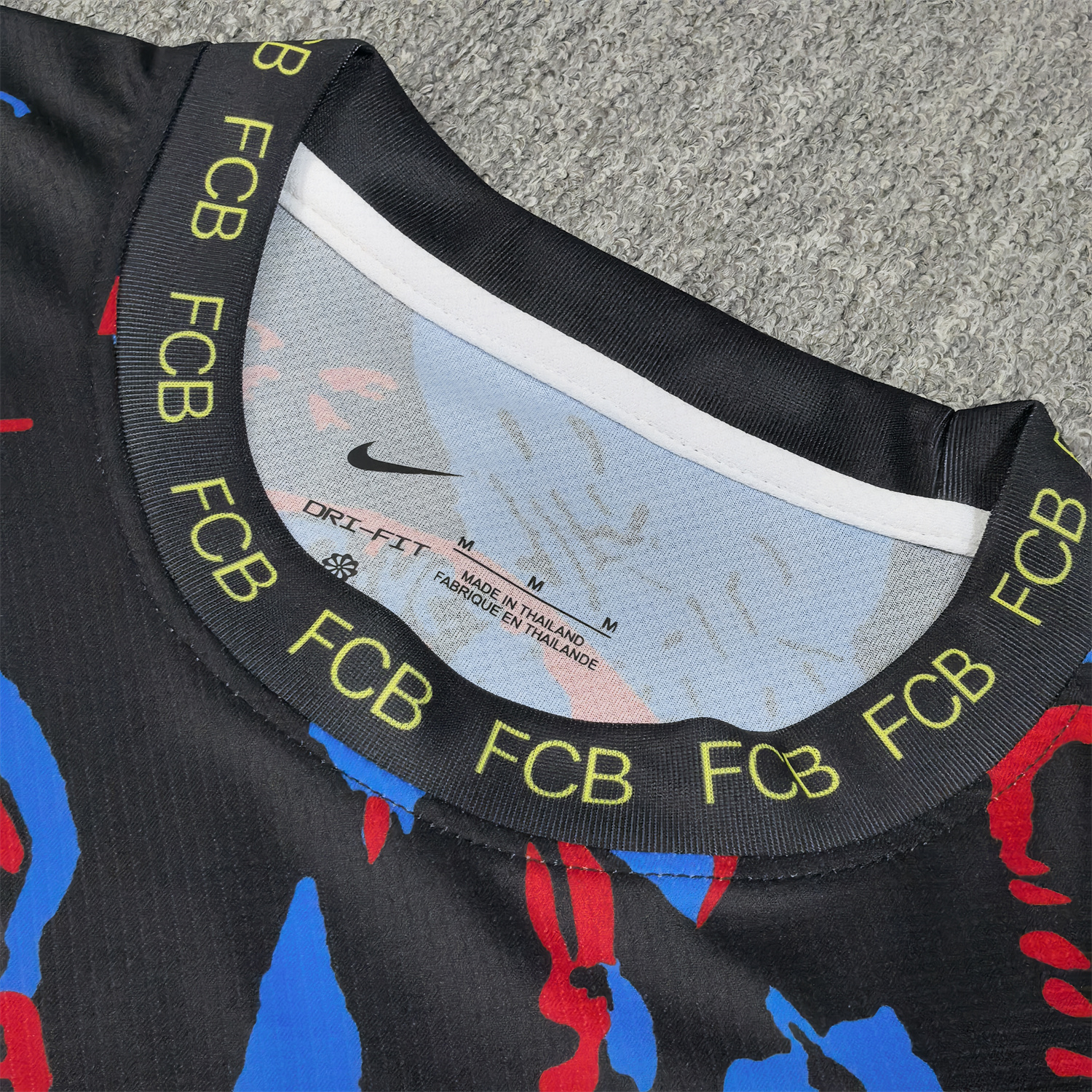 foot-Barcelona 25-26 Red Blue Snake Silhouette Pattern Special Jersey - Fans Version