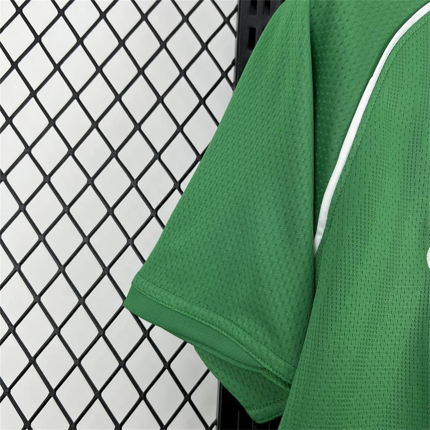 foot-Retro Manchester United 2007-08 Green Goalkeeper Jersey