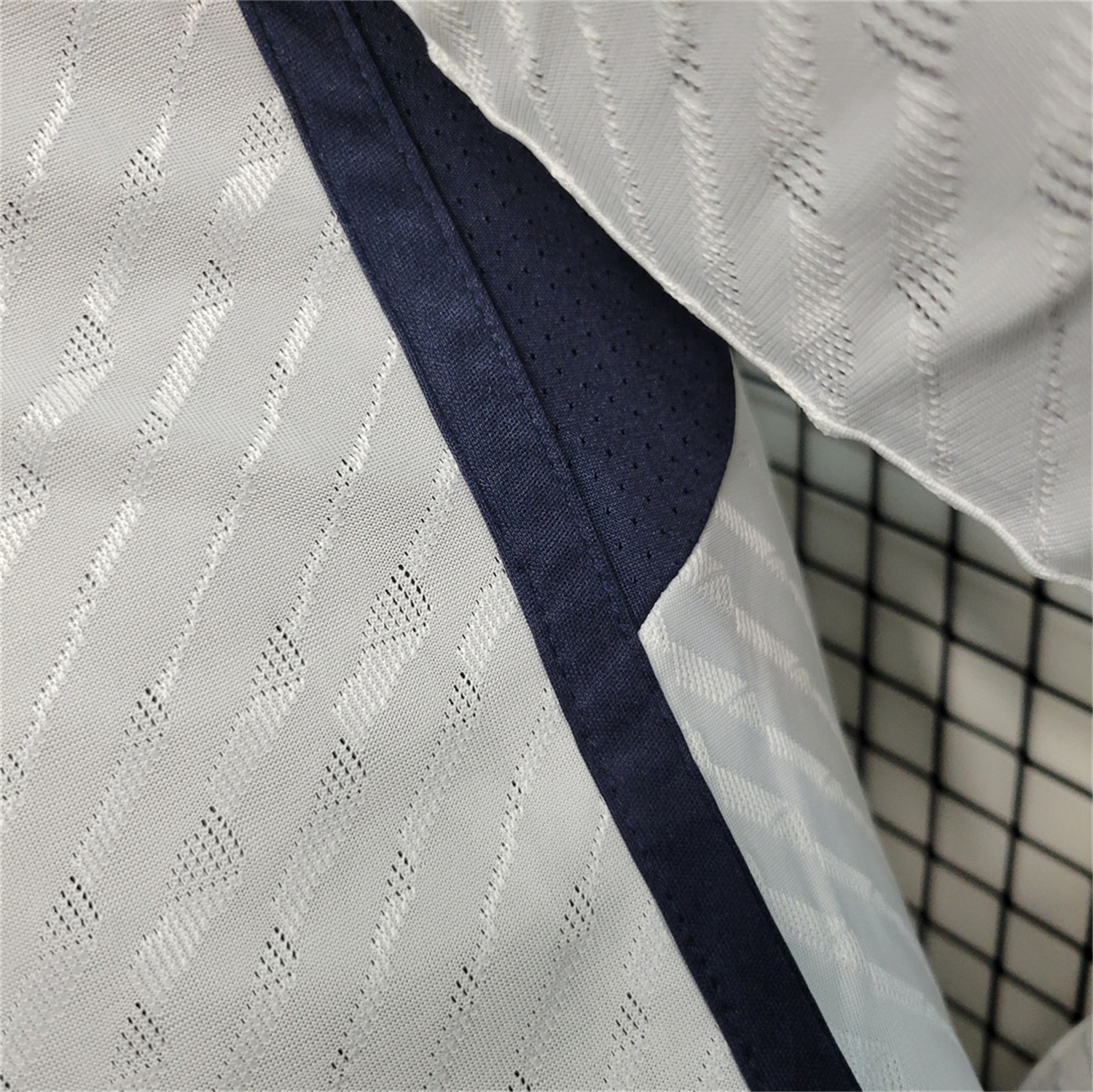 foot-Retro Real Madrid 2023-24 Home Long Sleeves Jersey - Player Version