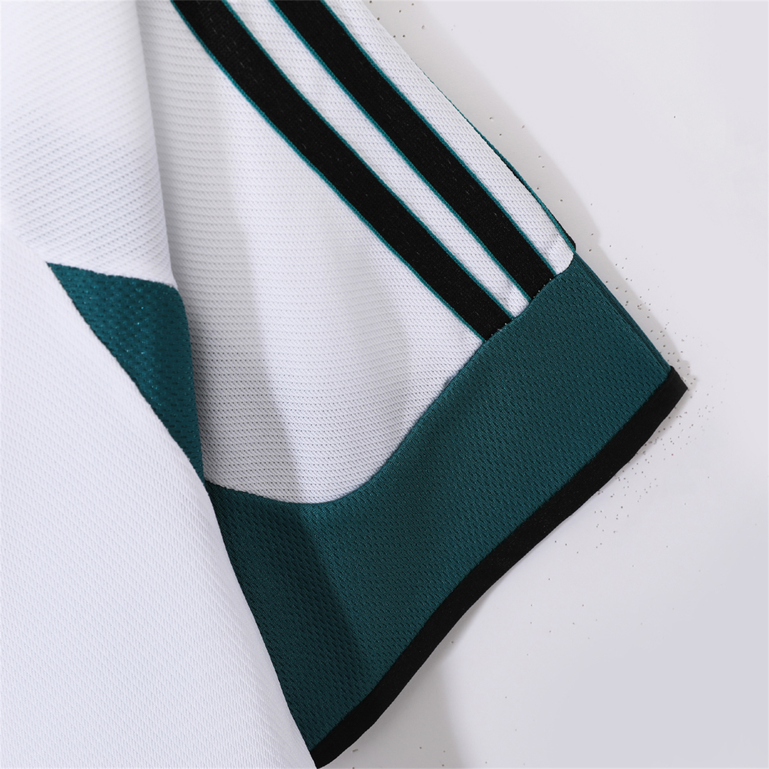 foot-Retro Newcastle United 1999-00 Away Jersey