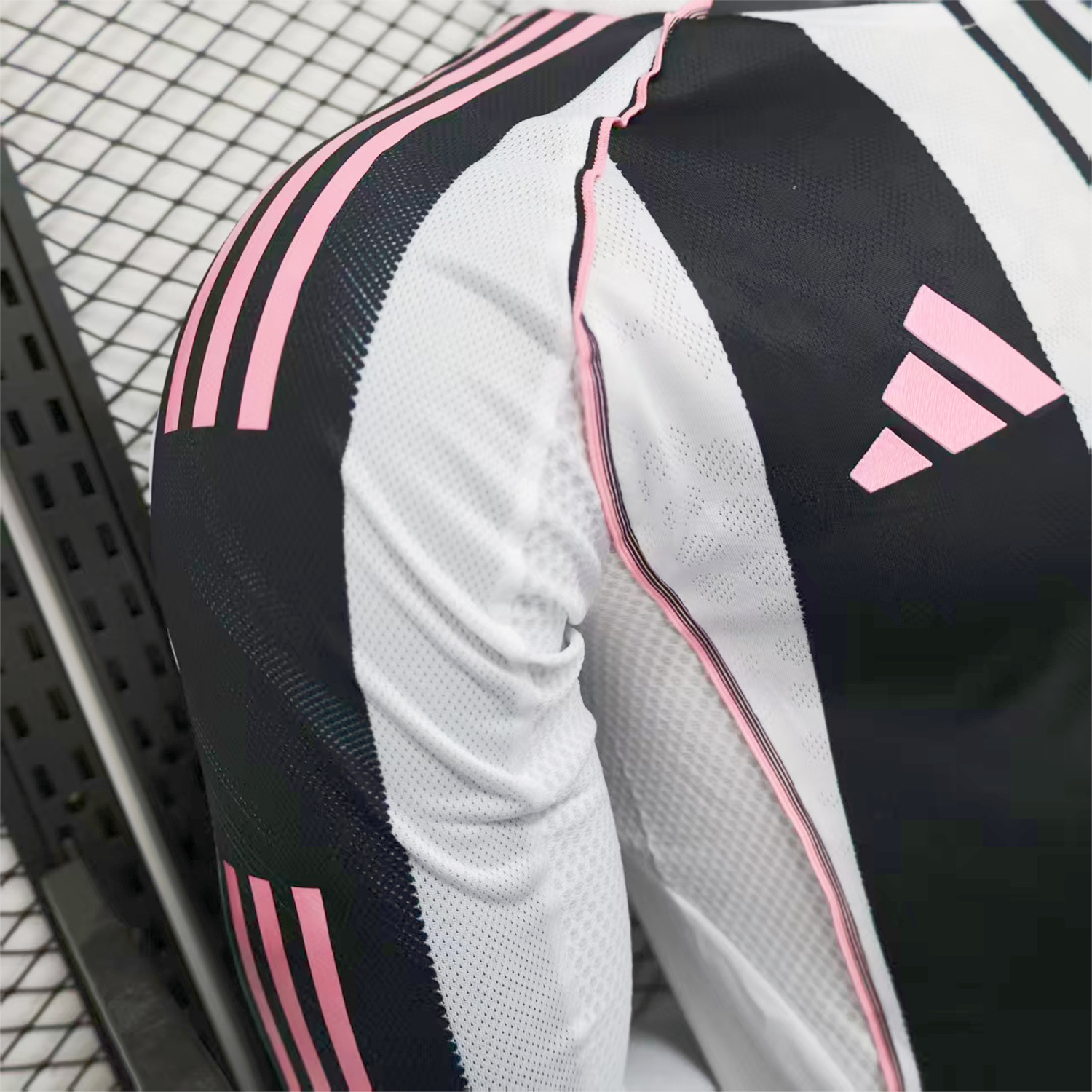 foot-Juventus 25-26 Home Long Sleeves Jersey With Chest Sponsor - Player Version