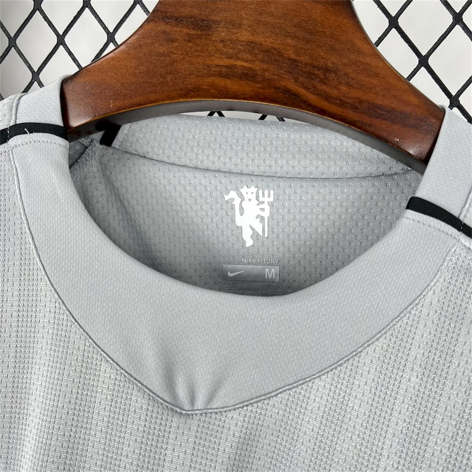 foot-Retro Manchester United 2007-08 Grey Goalkeeper Jersey