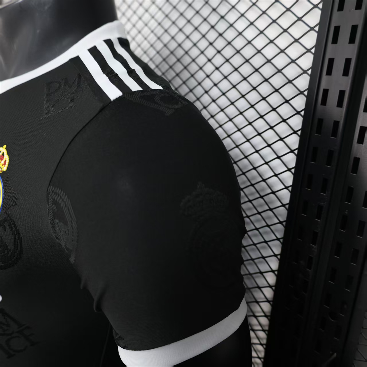 foot-Real Madrid 25-26 Black Team Logo Jacquard Special Jersey - Player Version