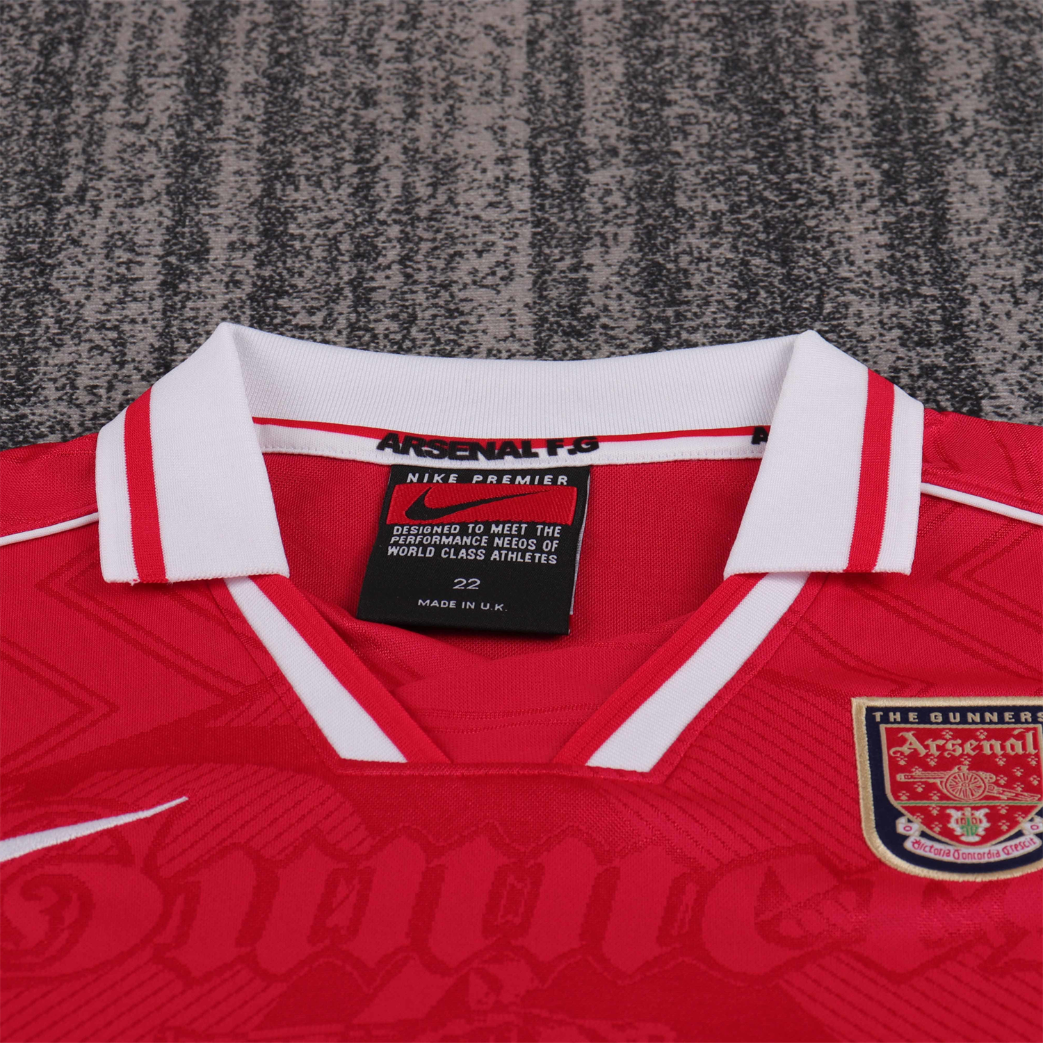 Unitedfootballkit.com | Retro Arsenal 1996-97 Home Kids Kit -Customize Name, Number and Patch | Worldwide Shipping