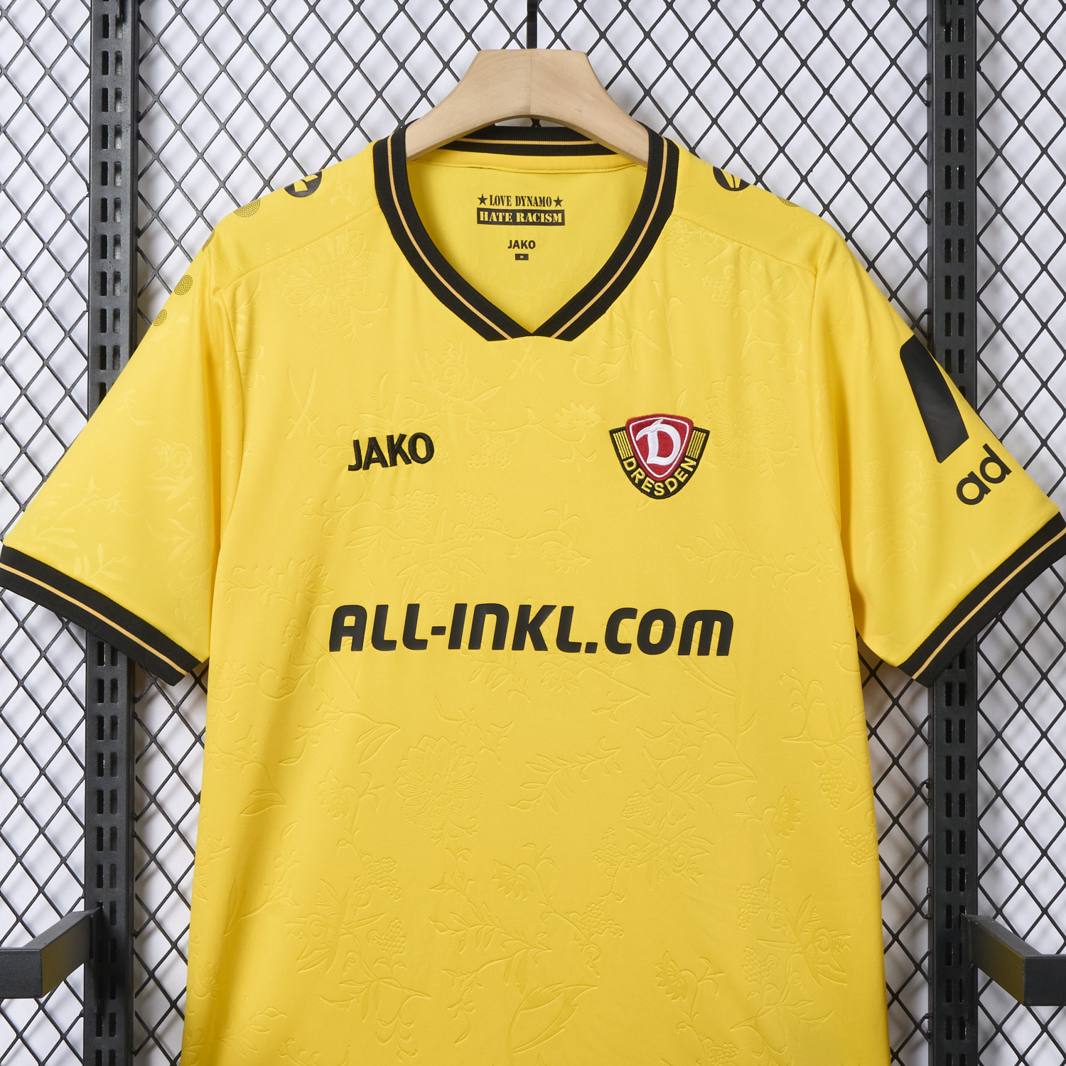 foot-Dynamo Dresden 25-26 Home Jersey - Fans Version