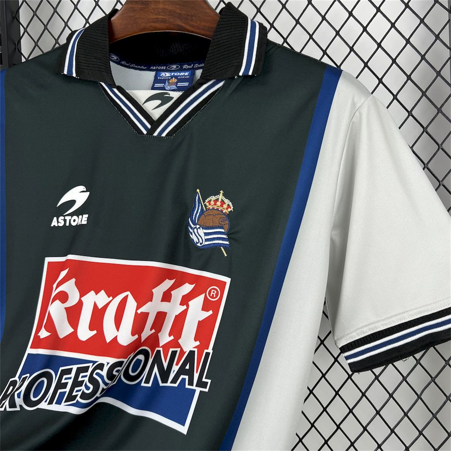 foot-Retro Real Sociedad 2000-02 Away Jersey