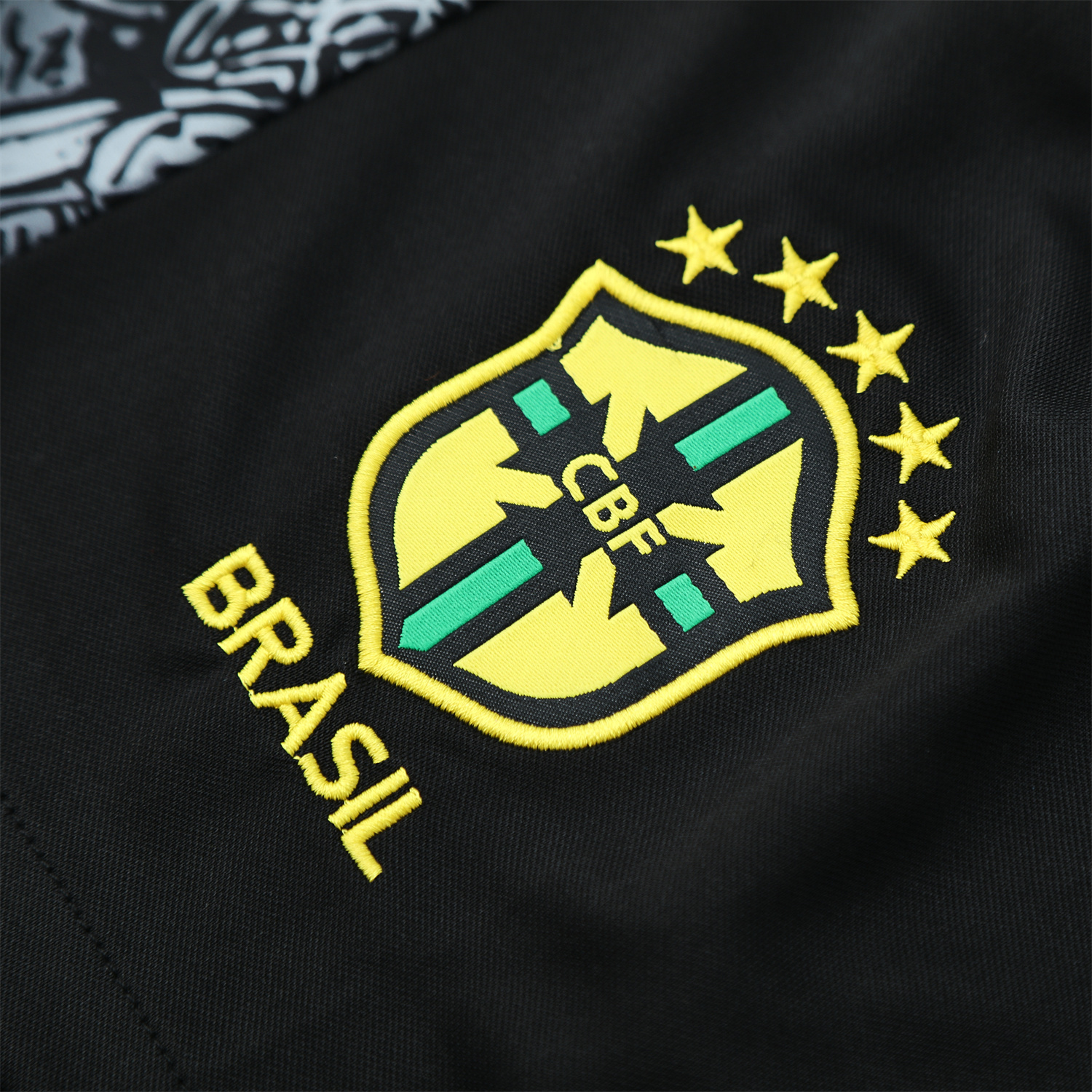 foot-Brazil 25-26 Gray Jesus Statue Short-Sleeve Training Set - Gray Top & Black Shorts