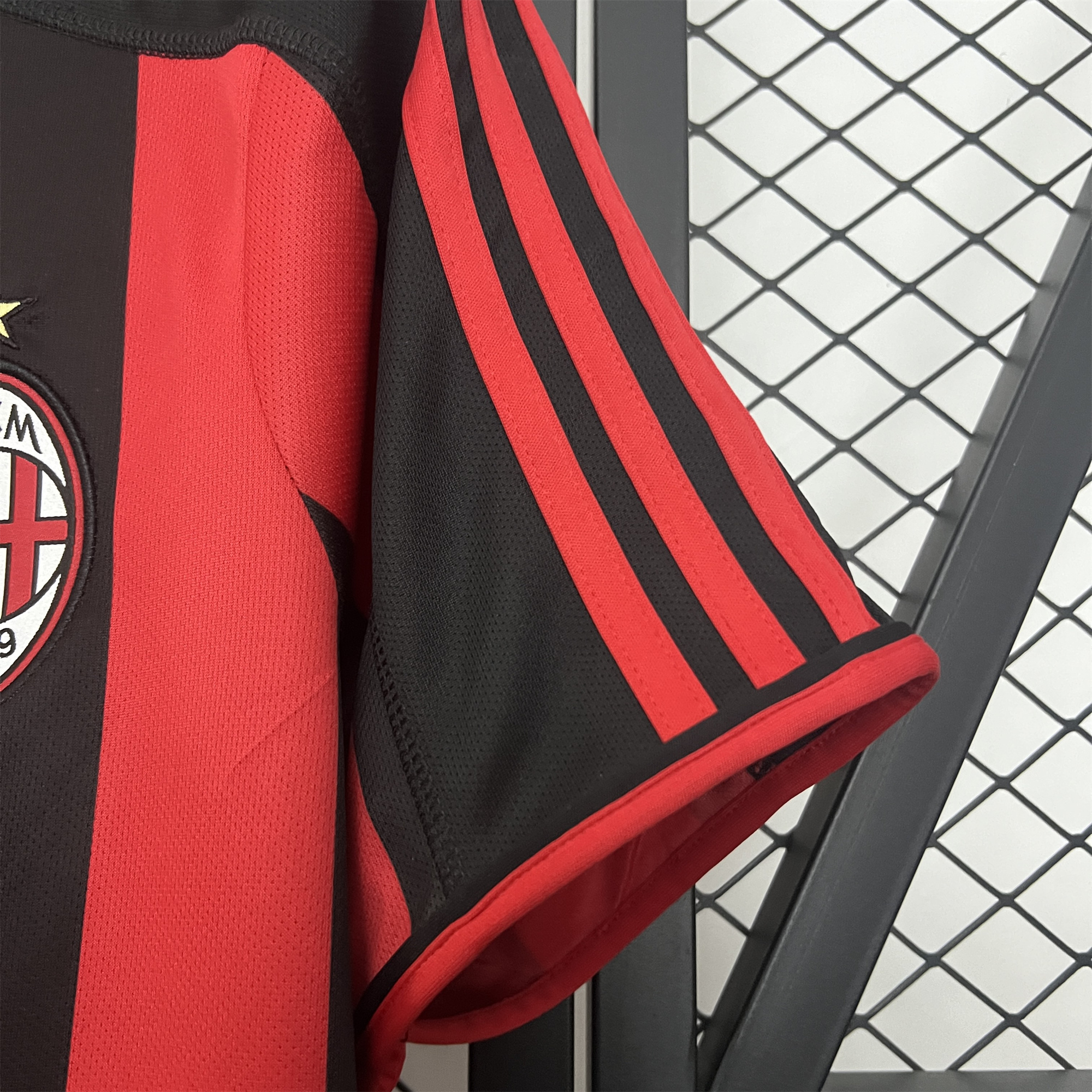 SIUjerseys-Retro AC Milan 2003-04 Home Jersey