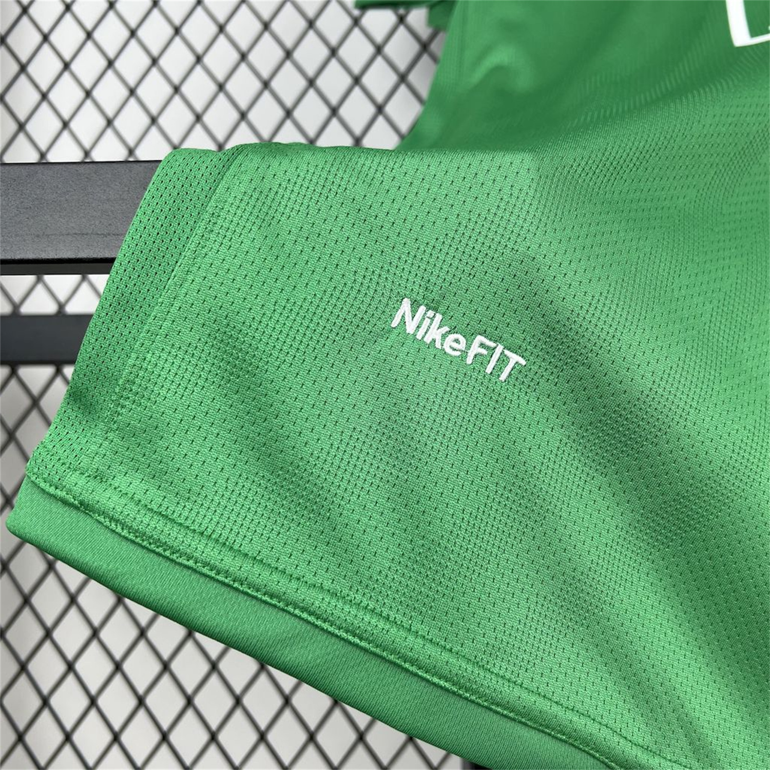 foot-Retro Manchester United 2007-08 Green Goalkeeper Jersey