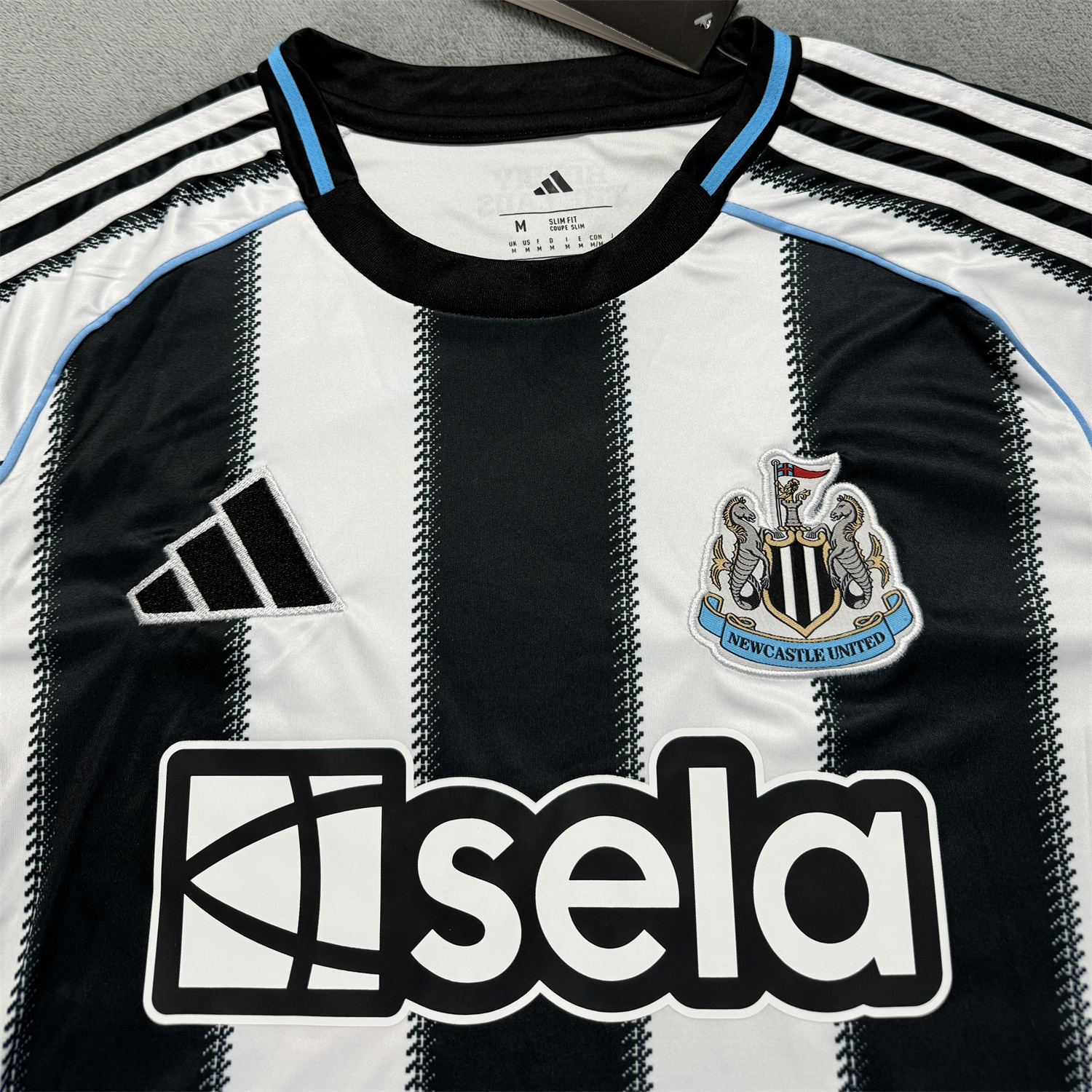 foot-Newcastle United 25-26 Home Jersey - Fans Version