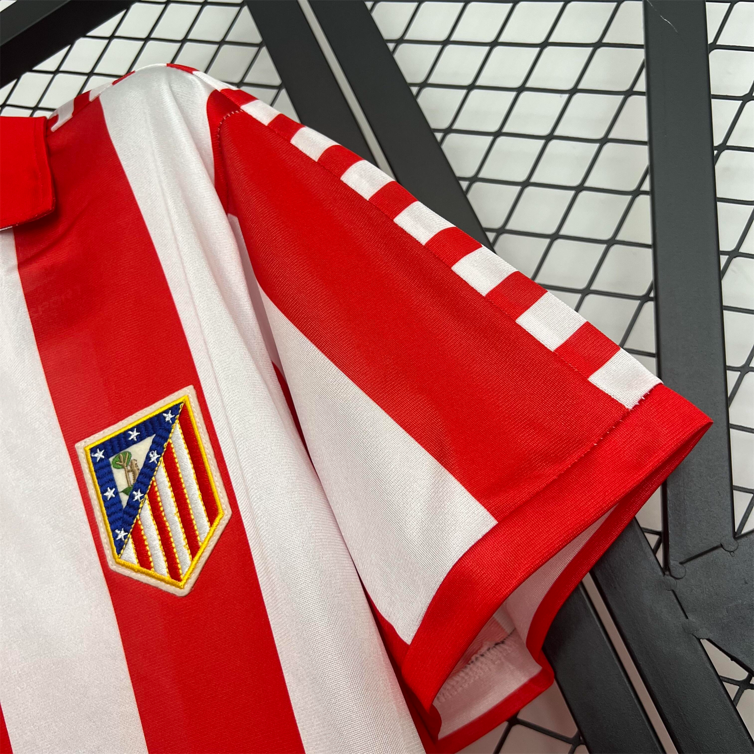 foot-Retro Atletico Madrid 1982-83 Home Jersey