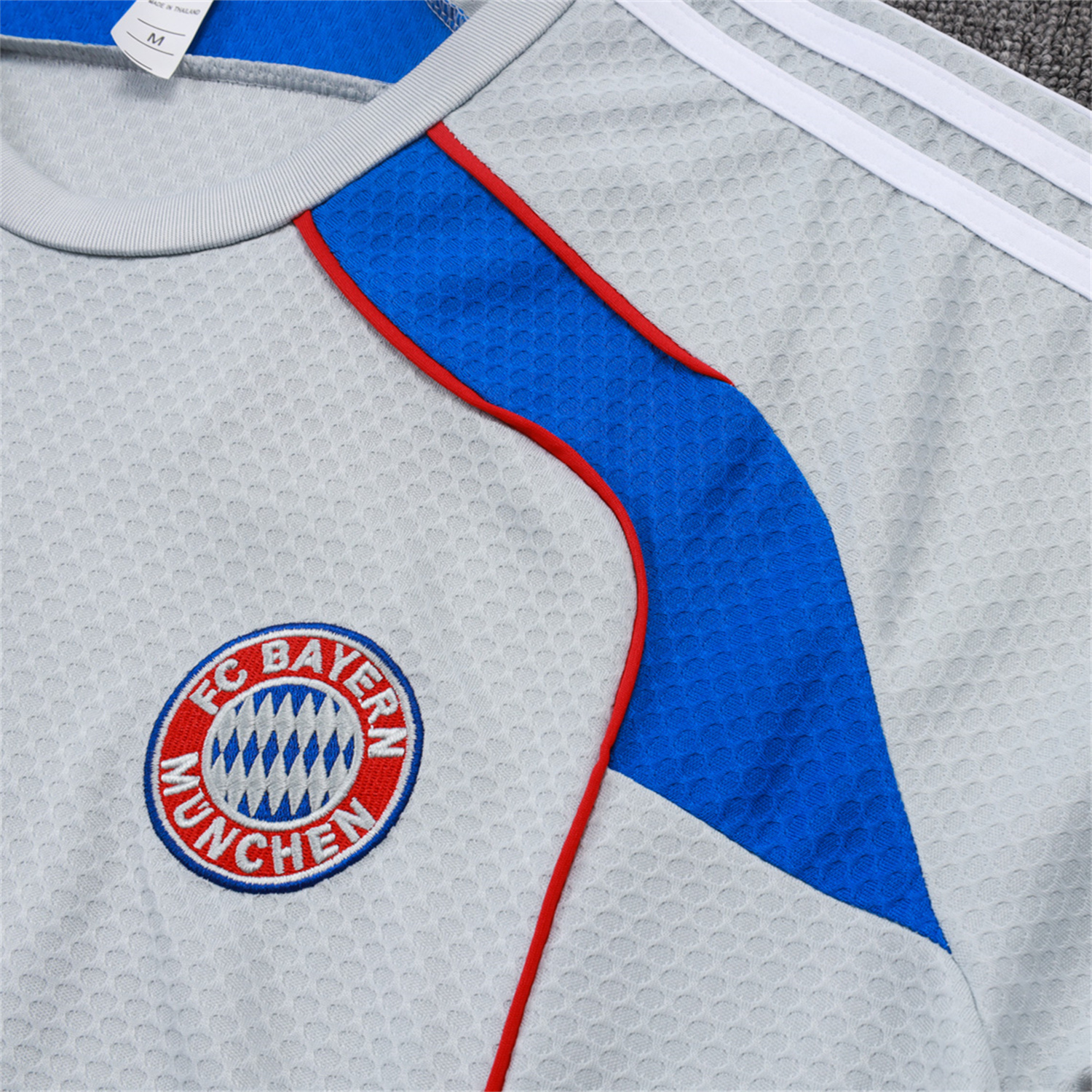 foot-Bayern Munich 25-26 Short-Sleeve Training Set - Grey Throwback Top & Shorts