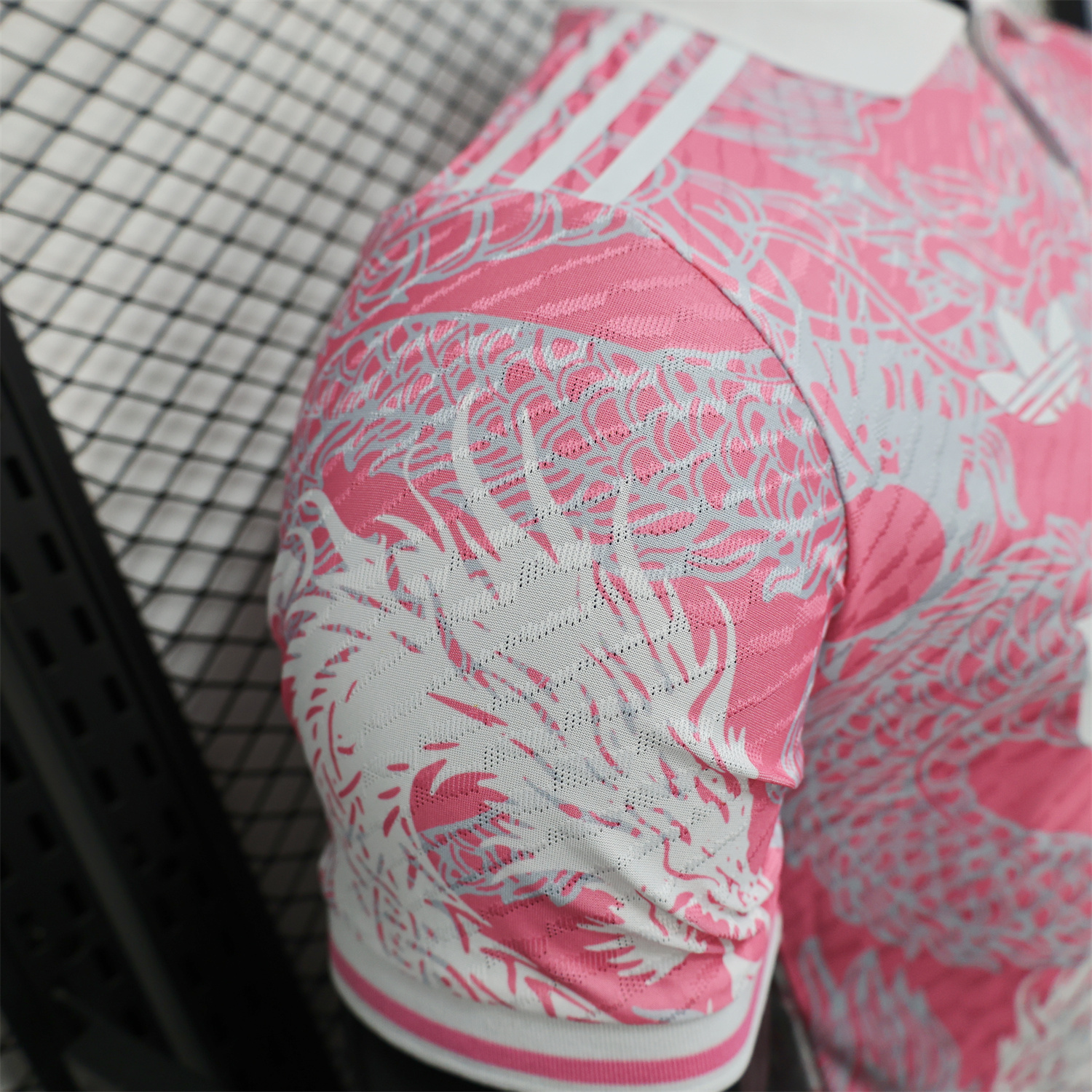 foot-Real Madrid 25-26 Pink and White Gradient Chinese and Western Style Dragon Jersey - Player Version