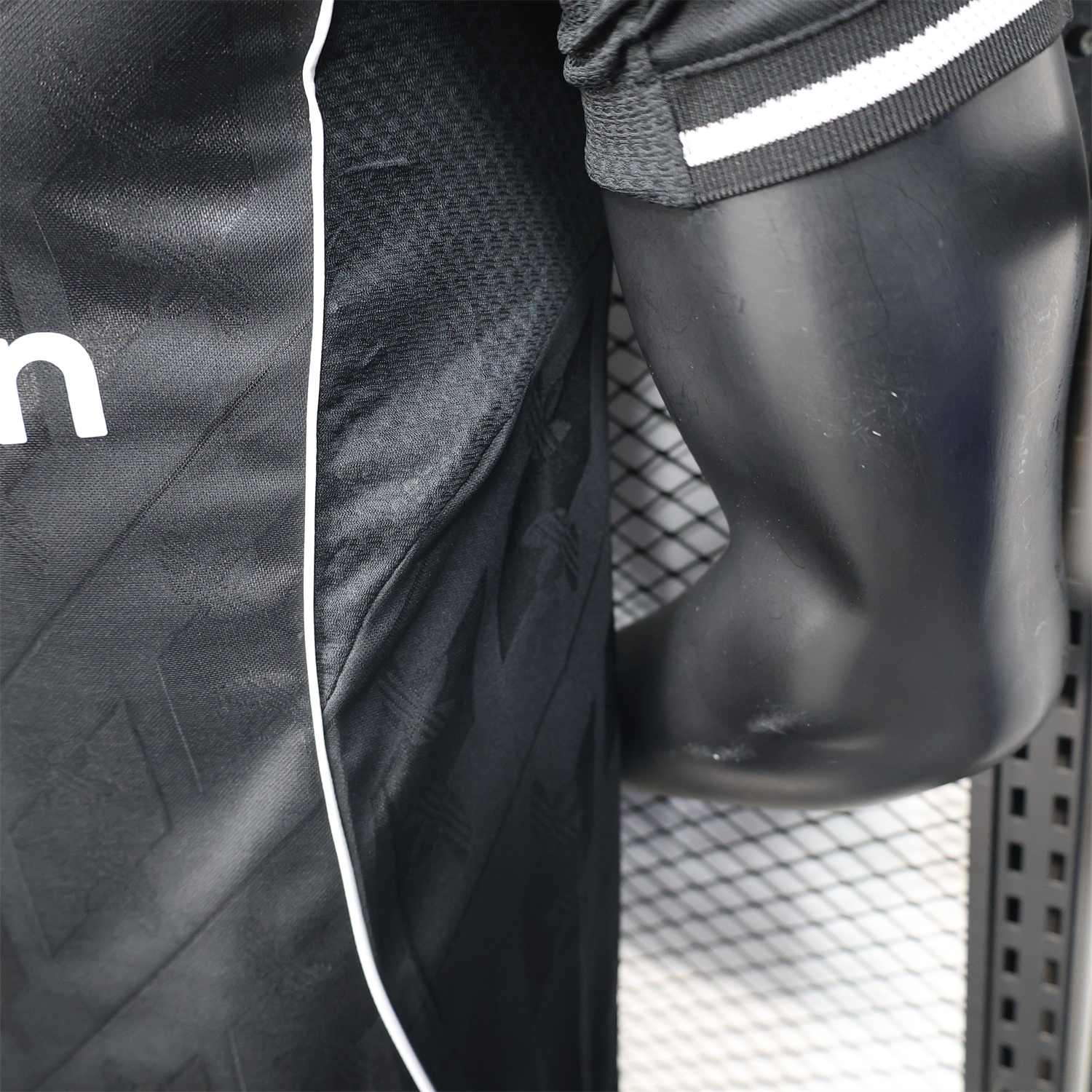 foot-Manchester United 25-26 Black Training Jersey - Player Version