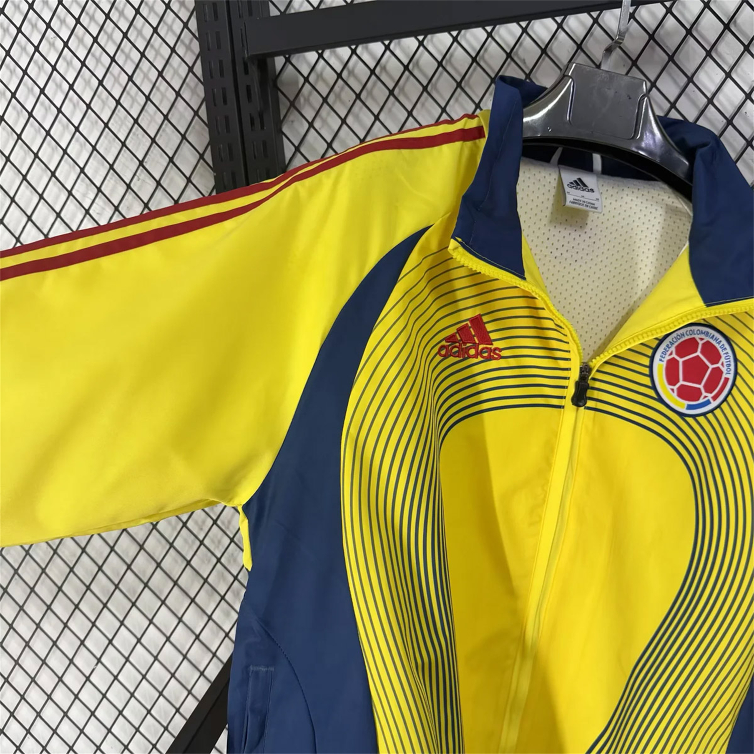 Funinjersey-Colombia 2026 Retro Style Windbreaker Jacket - Yellow