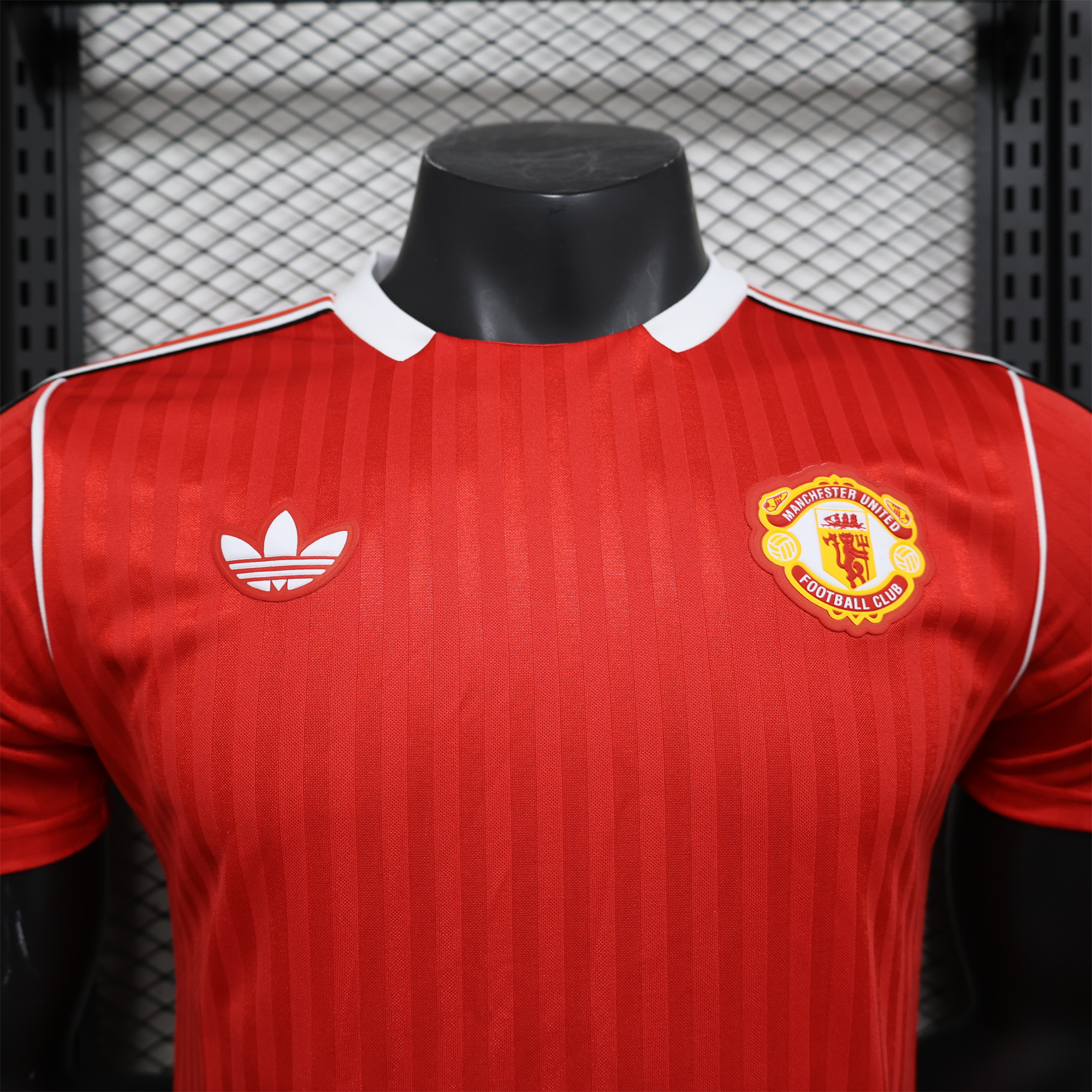 ManixJersey.com | Manchester United 2025 Red Icon Retro Jersey - Player Version -Customize Name, Number and Patch | Worldwide Shipping