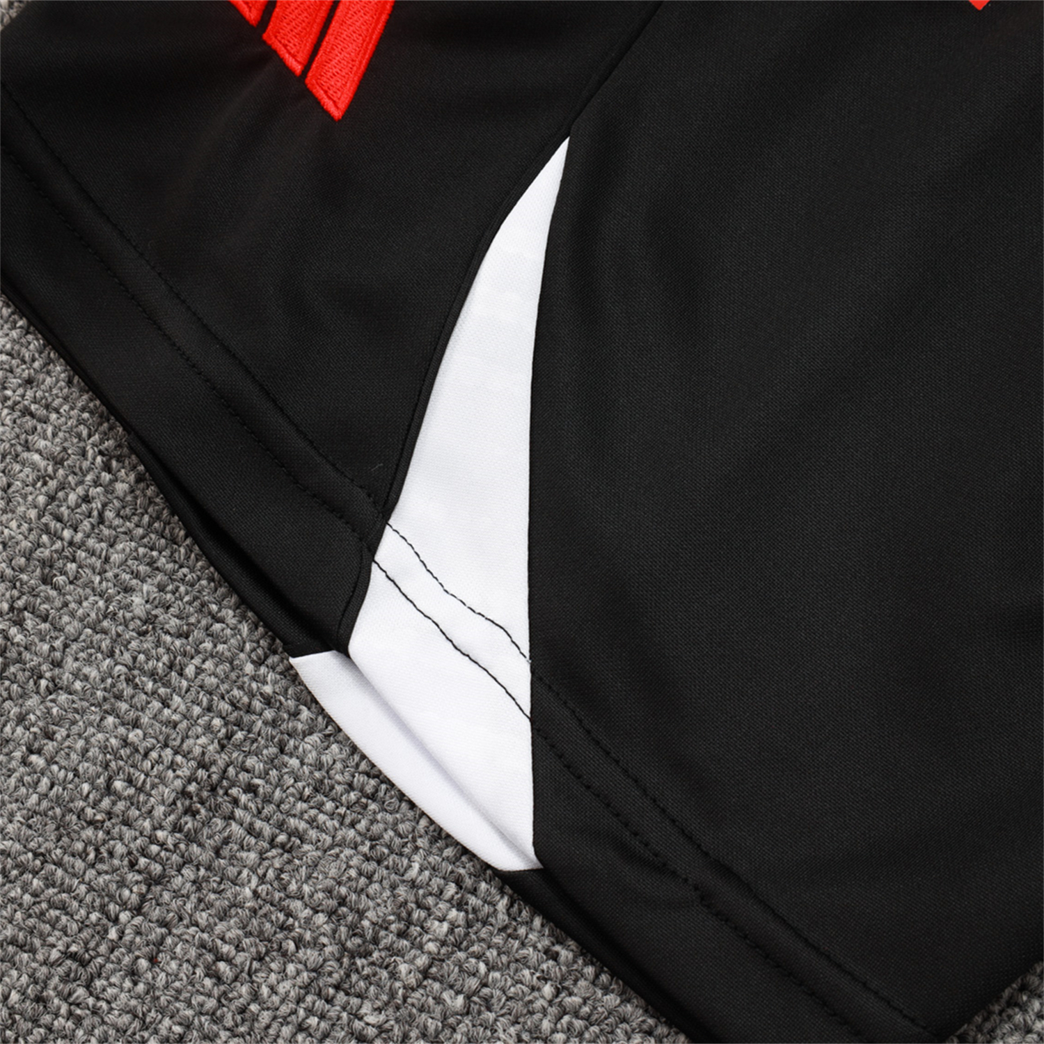 foot-Liver.pool 25-26 Vest Training Set - Black Vest & Black Shorts