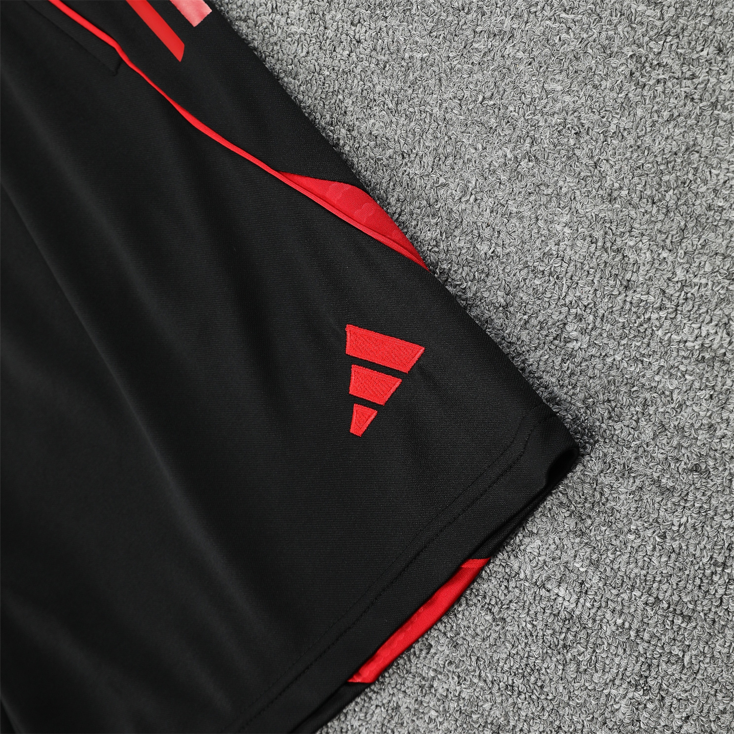 foot-Manchester United 25-26 Vest Training Set - Pure Red Vest & Black Shorts