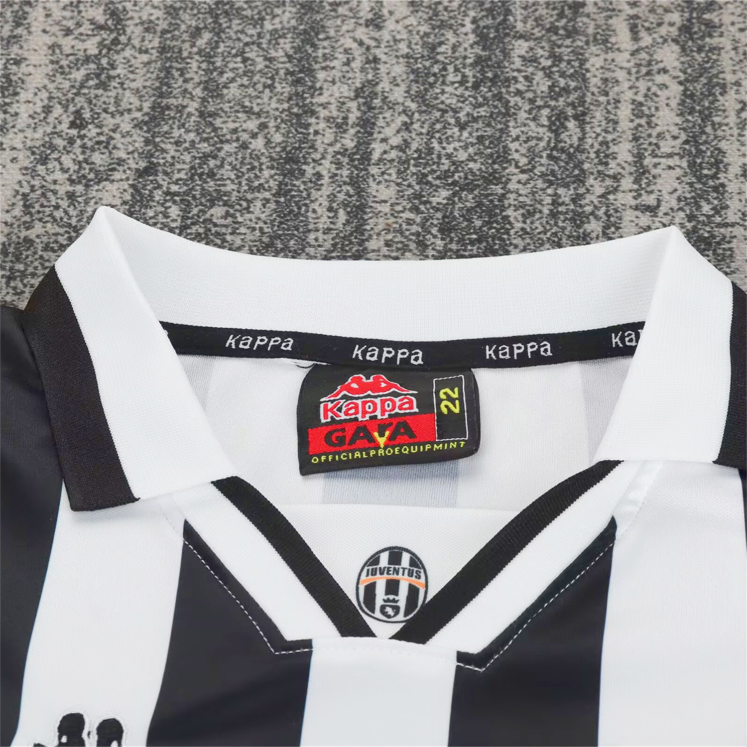 foot-Retro Juventus 1995-97 Home Kids Kit