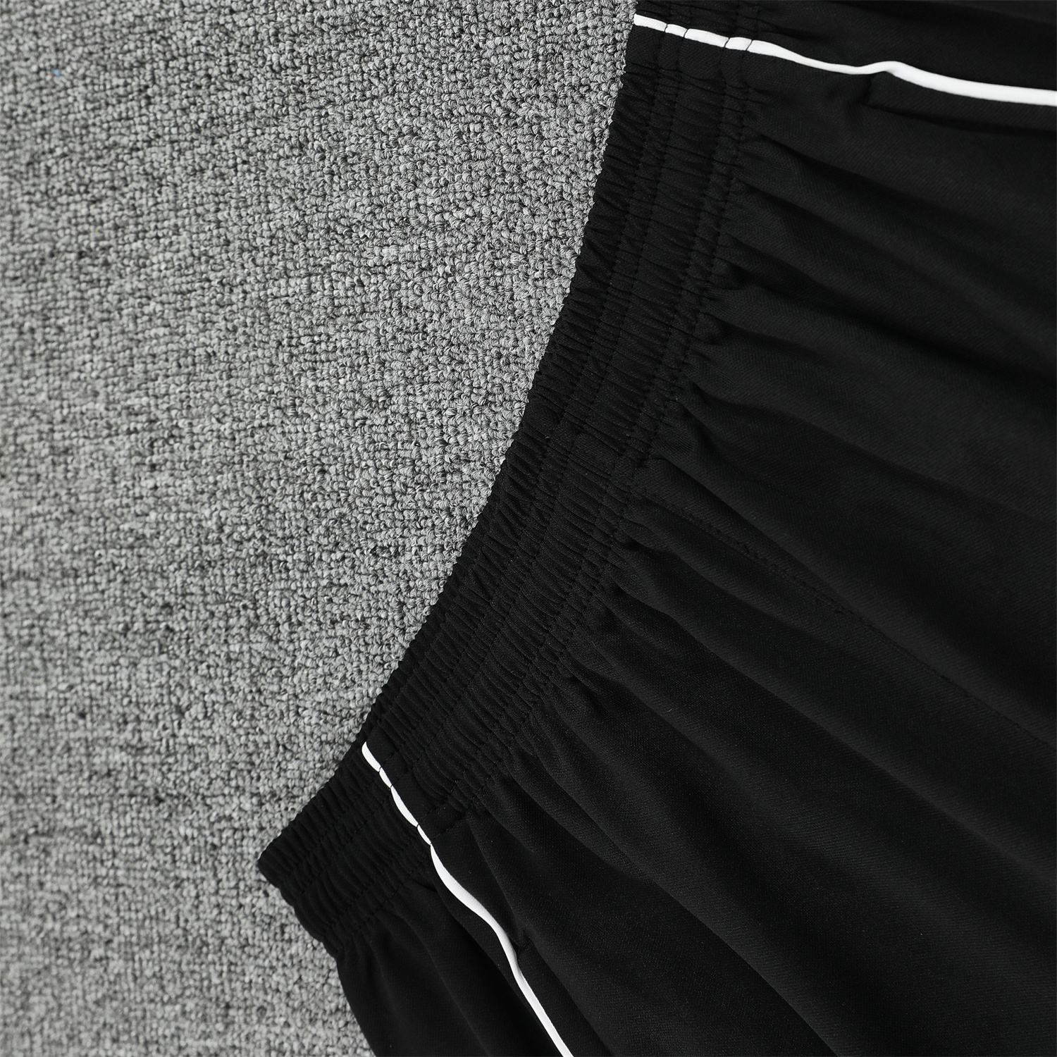 foot-Real Madrid 25-26 Vest Training Set - Pink Arrow Pattern Vest & Black Shorts