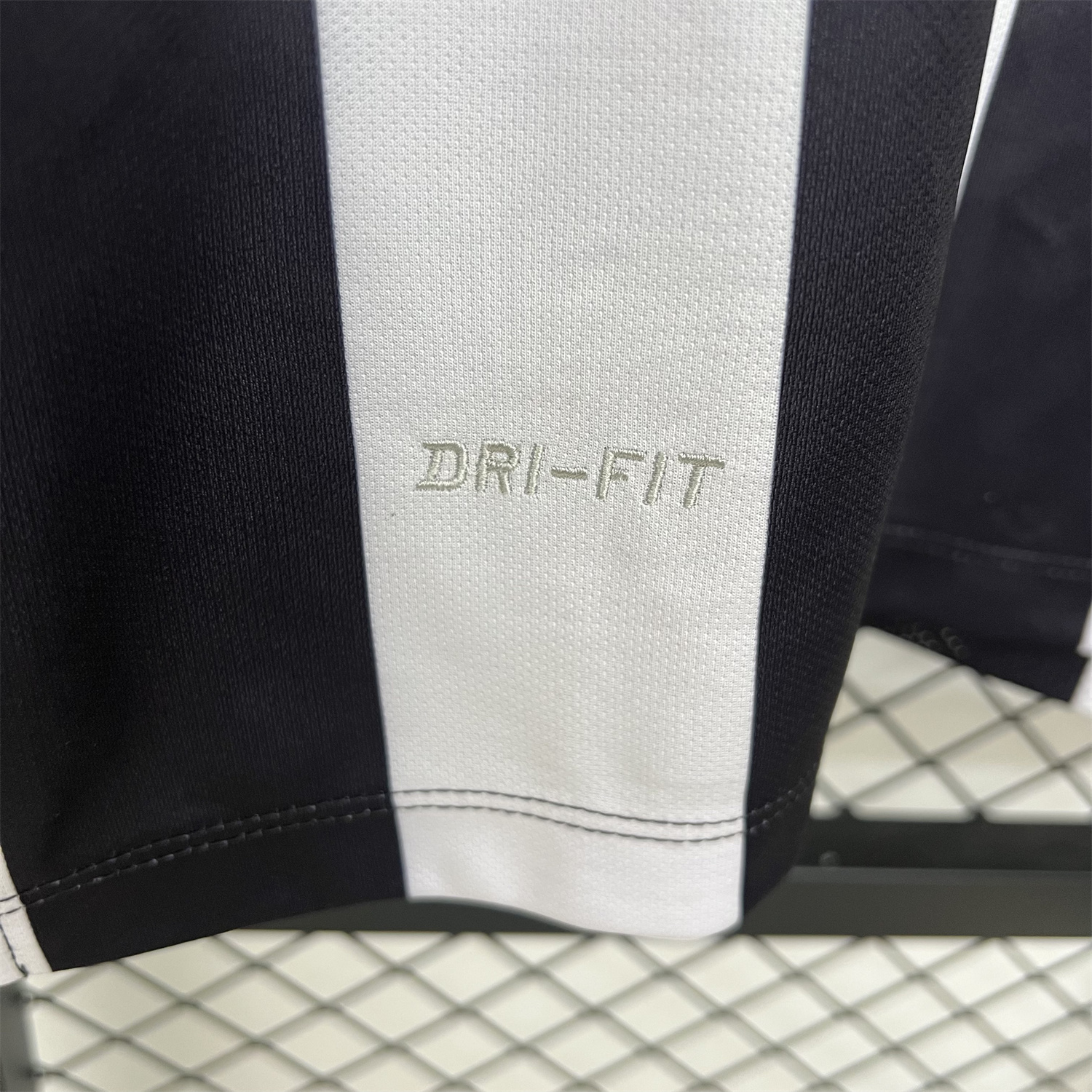 foot-Retro Juventus 2014-15 Home Long Sleeves Jersey