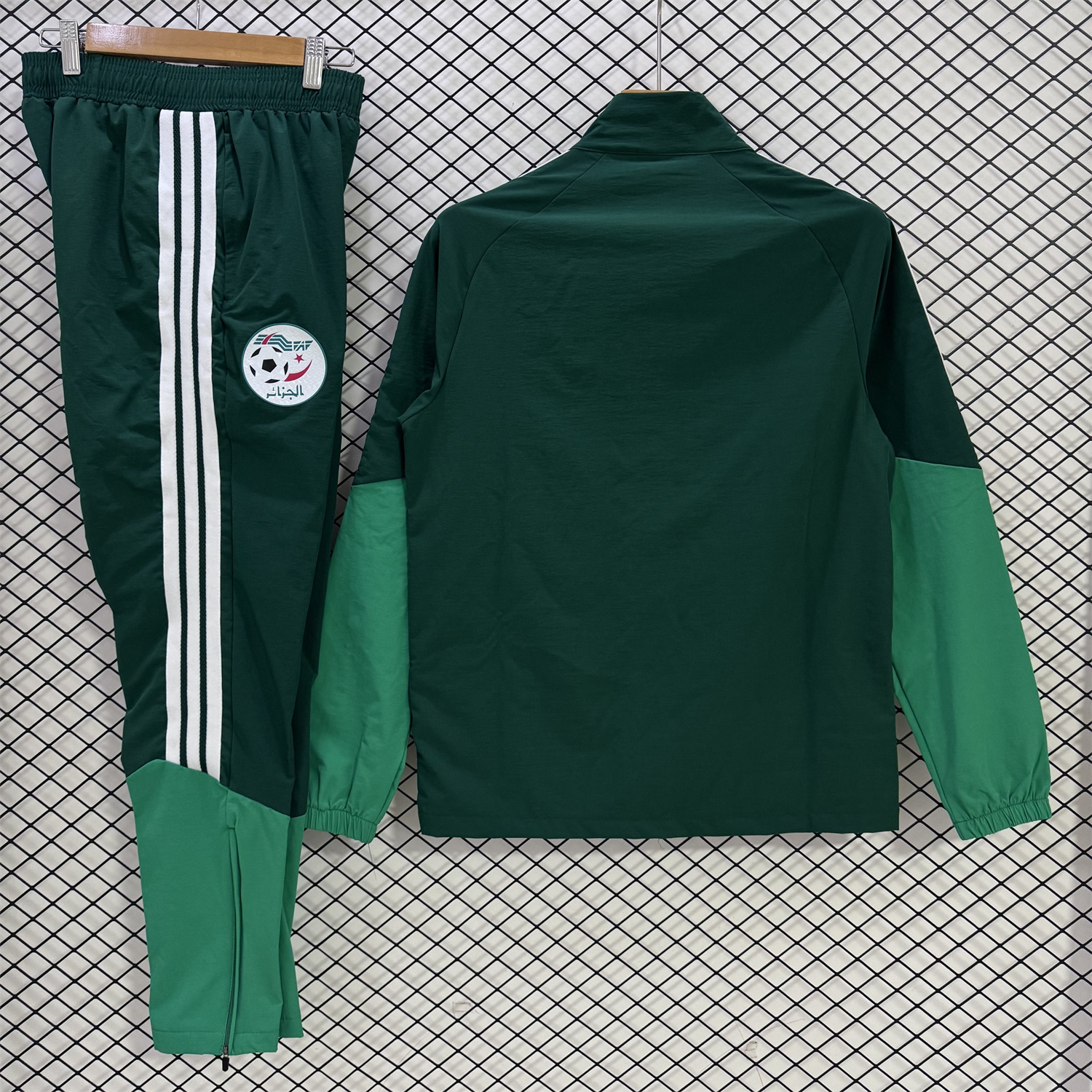 Unitedfootballkit.com | Algeria 2026 Windbreaker Training Set - Deep Green Top and Pants -Customize Name, Number and Patch | Worldwide Shipping
