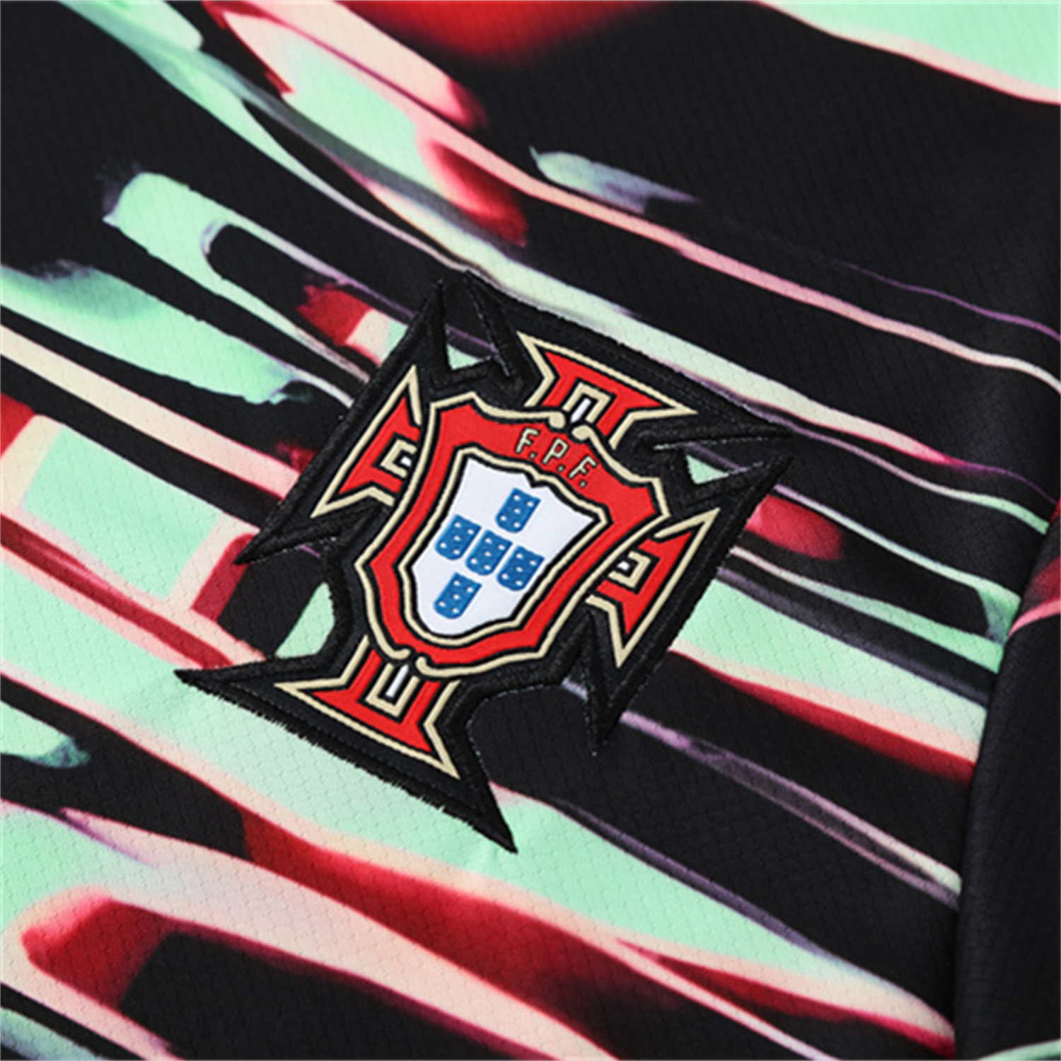 foot-Portugal 25-26 Kids Short-Sleeve Training Set - Camouflage top & Black Shorts