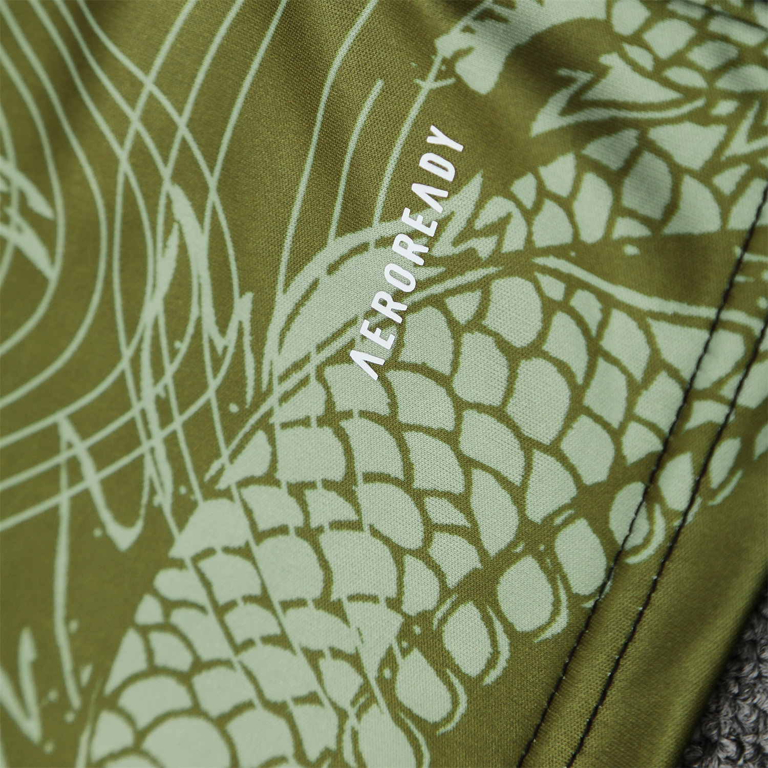 foot-Real Madrid 25-26 Short-Sleeve Training Set - Green-Black Dragon Top & Black-White Shorts