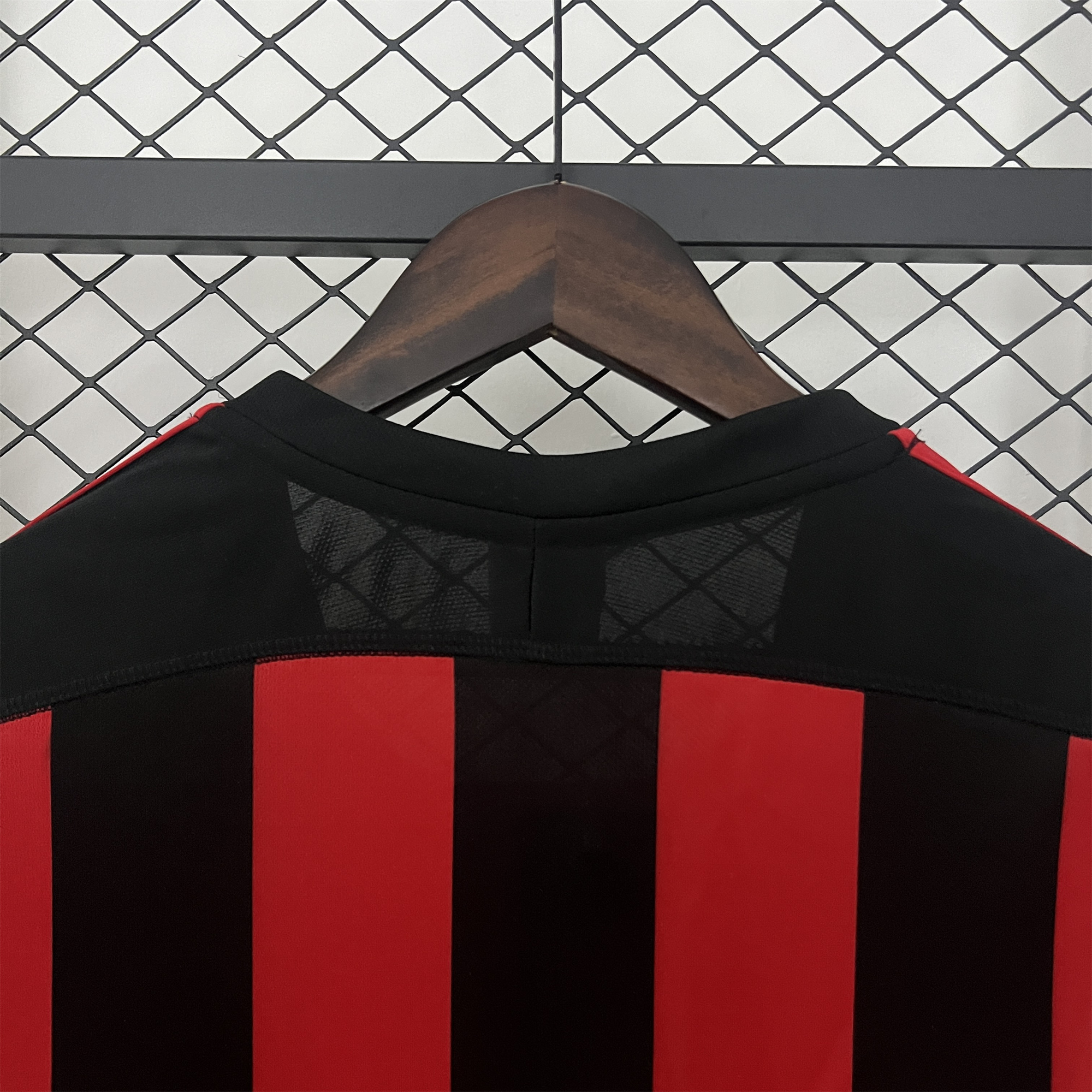 SIUjerseys-Retro AC Milan 2003-04 Home Jersey