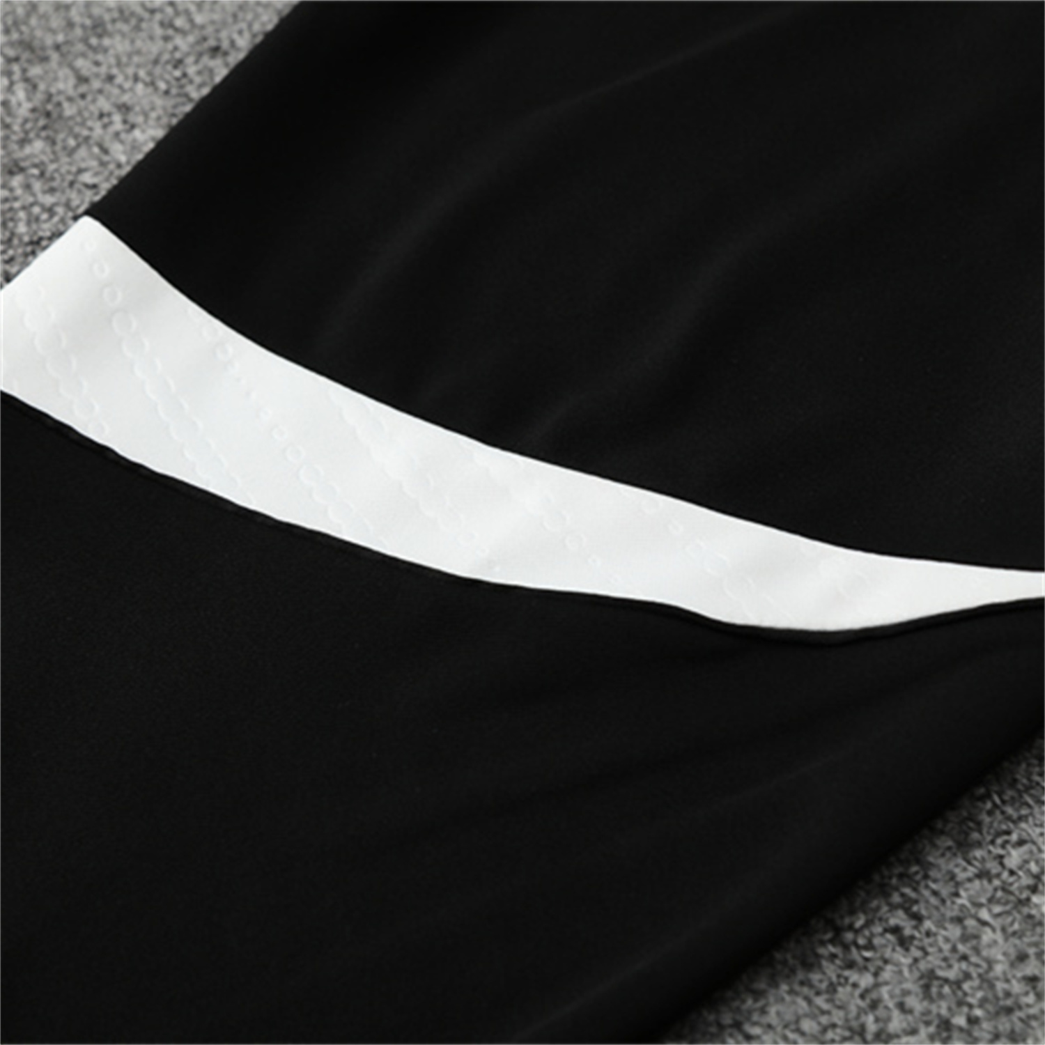 foot-Liver.pool 25-26 Long Sleeve Training Set - White Top & Black Pants