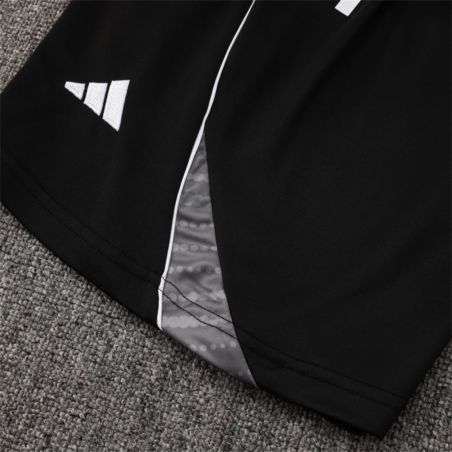 foot-Real Madrid 25-26 Vest Training Set - Black Vest and Black Shorts