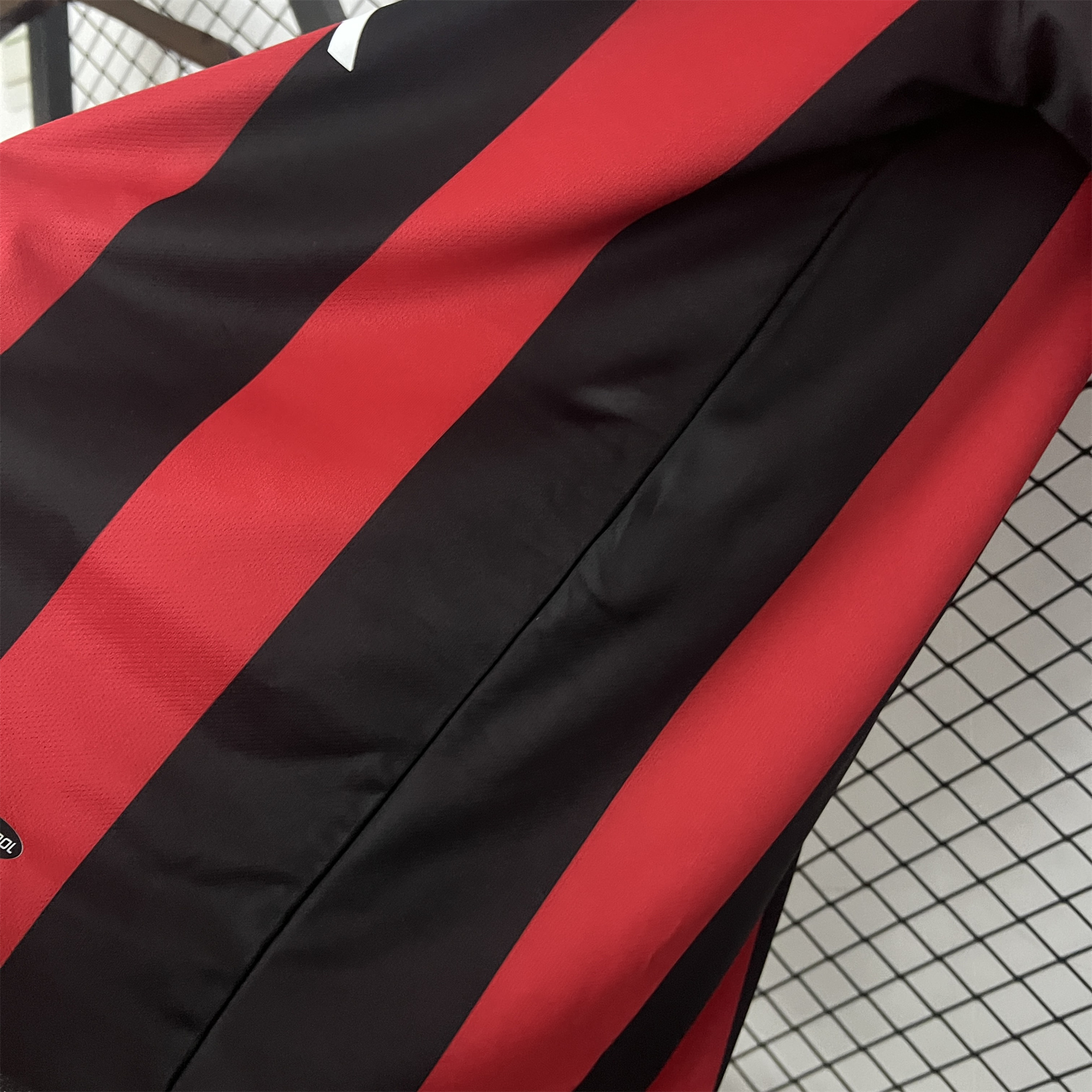 SIUjerseys-Retro AC Milan 2003-04 Home Jersey