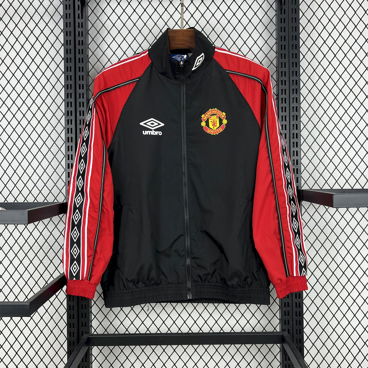 foot-Retro Manchester United 1998-99 Throwback Windbreaker Jacket - Black and Red