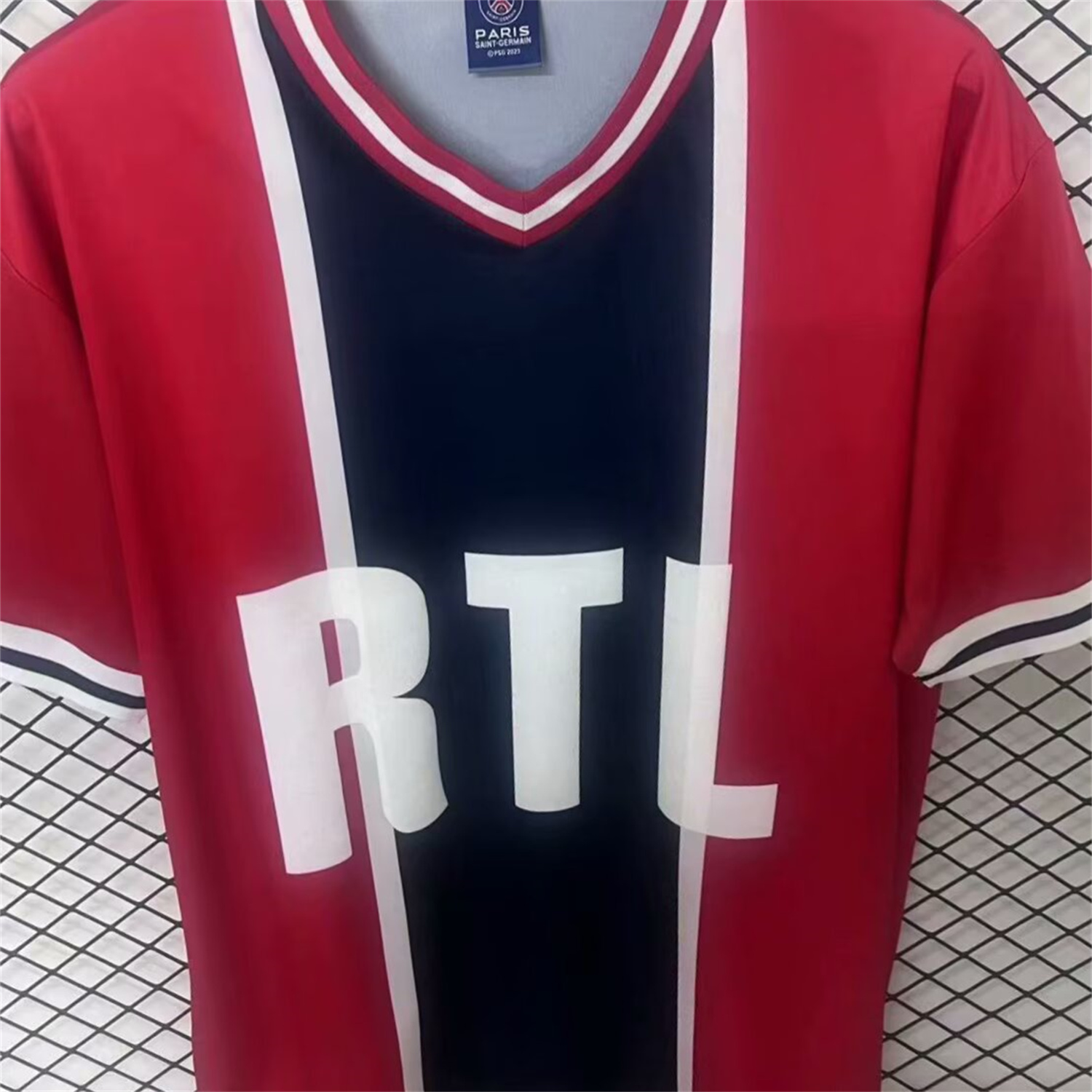 foot-Retro Paris Saint-Germain PSG 1975 Away Jersey with Number 11