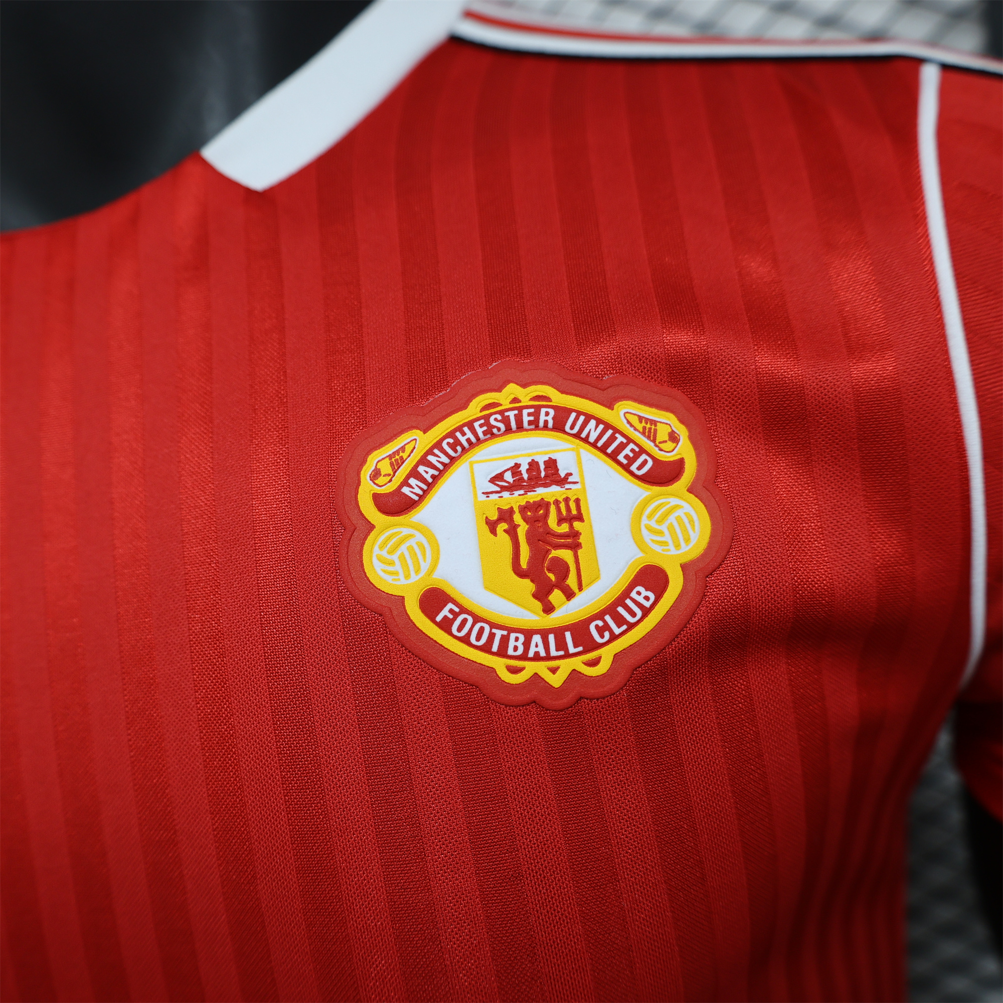 ManixJersey.com | Manchester United 2025 Red Icon Retro Jersey - Player Version -Customize Name, Number and Patch | Worldwide Shipping
