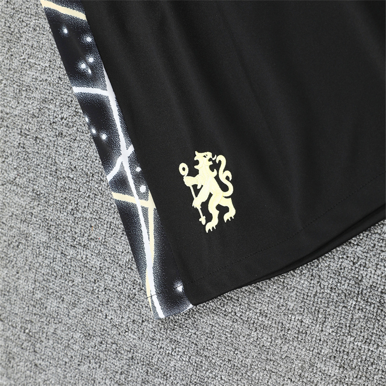 foot-C.H.E.L.S.E.A 25-26 Short-Sleeve Training Set - Yellow Fluorescent Rays Black Top & Black Shorts