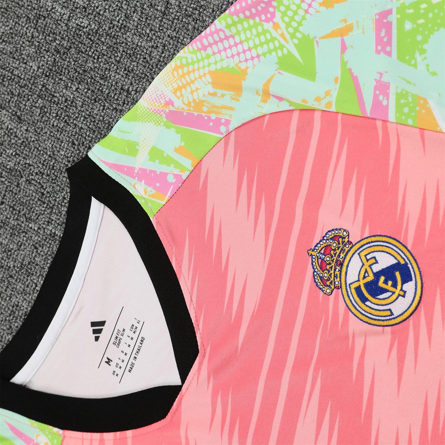 foot-Real Madrid 25-26 Short-Sleeve Training Set - Pink Arrow Pattern Top & Black Shorts