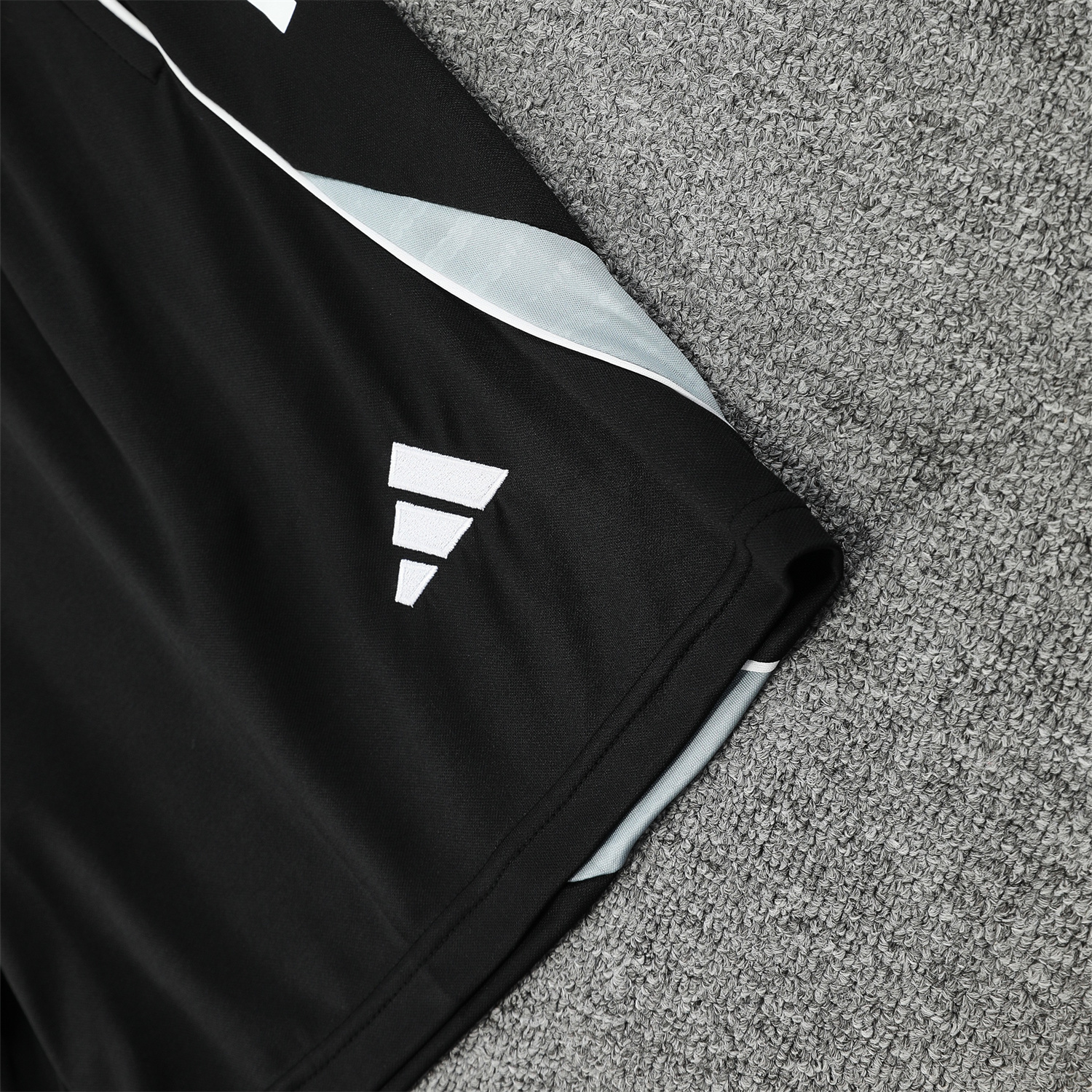 foot-Real Madrid 25-26 Short-Sleeve Training Set - Colorful Curve Pattern Top & Black Shorts